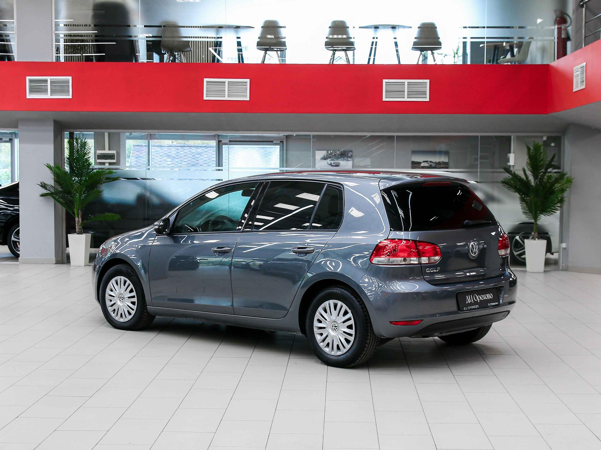 Volkswagen Golf 2011, серый, ДЦ Орехово