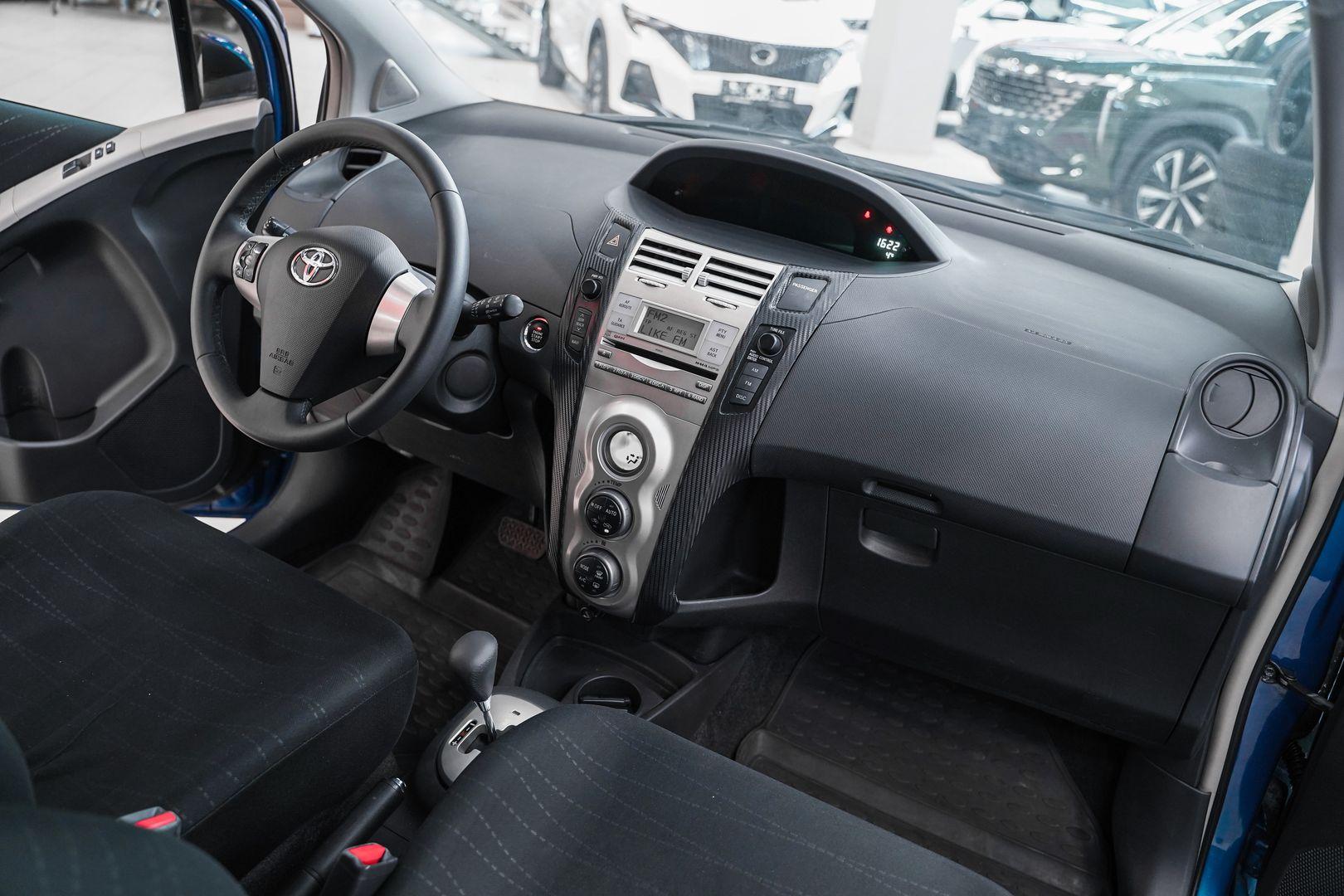 Toyota Yaris 2008, синий, ДЦ Орехово
