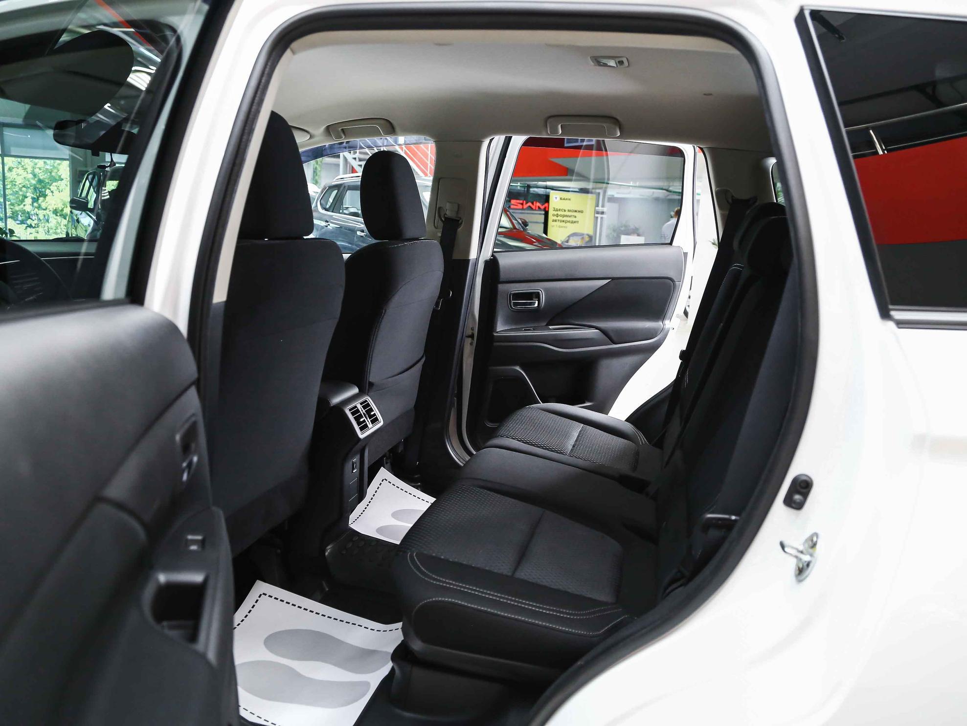 Mitsubishi Outlander 2019, белый, ДЦ Орехово