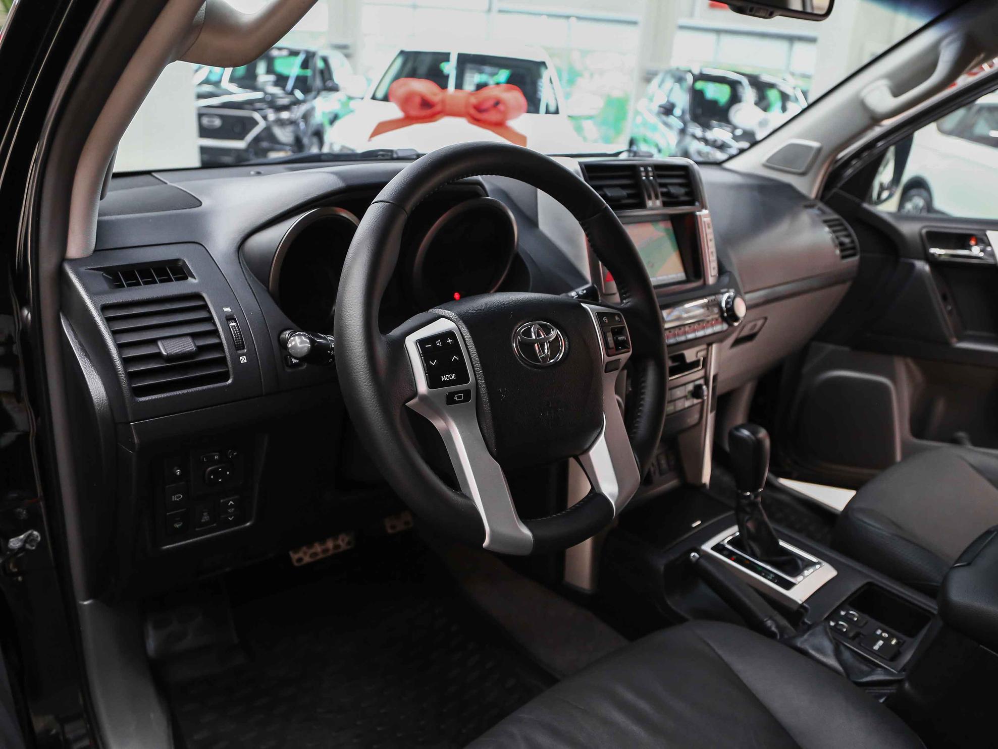 Toyota Land Cruiser Prado 2013, черный, ДЦ Орехово