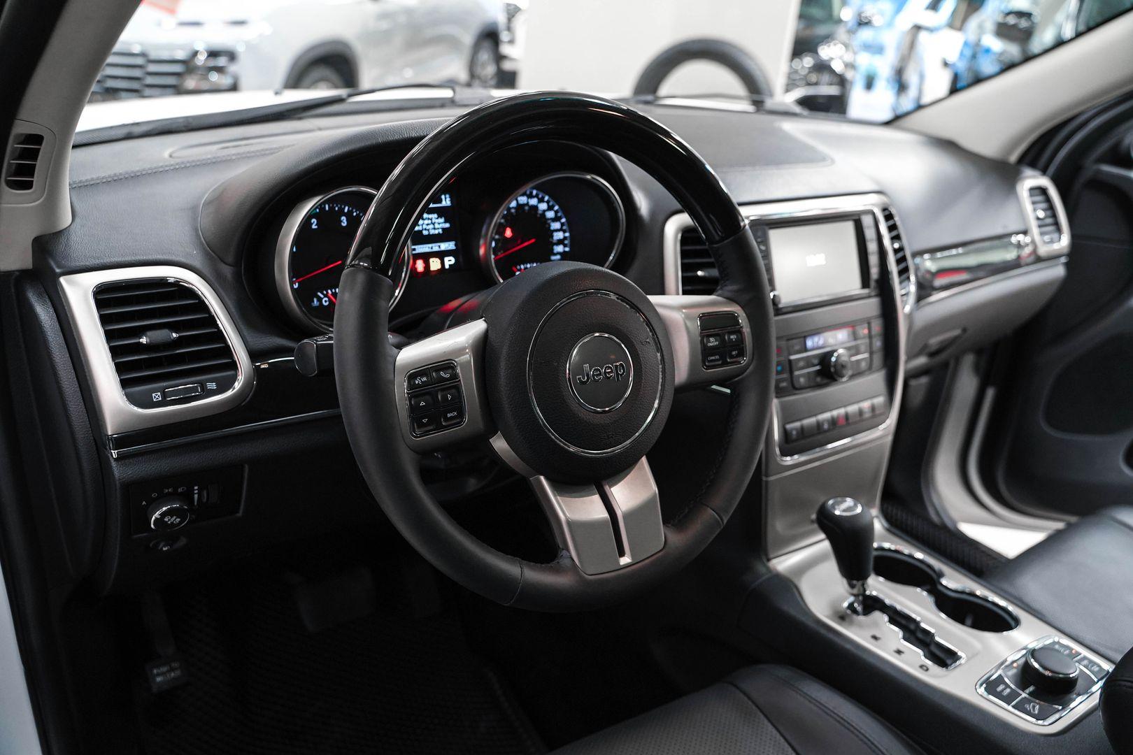 Jeep Grand Cherokee 2012, белый, ДЦ Орехово