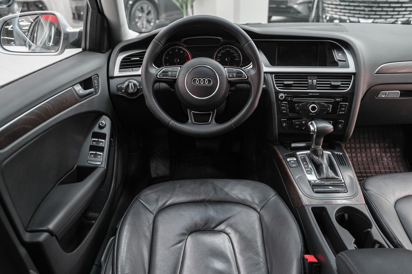 Audi A4 2014, серебряный, ДЦ Орехово