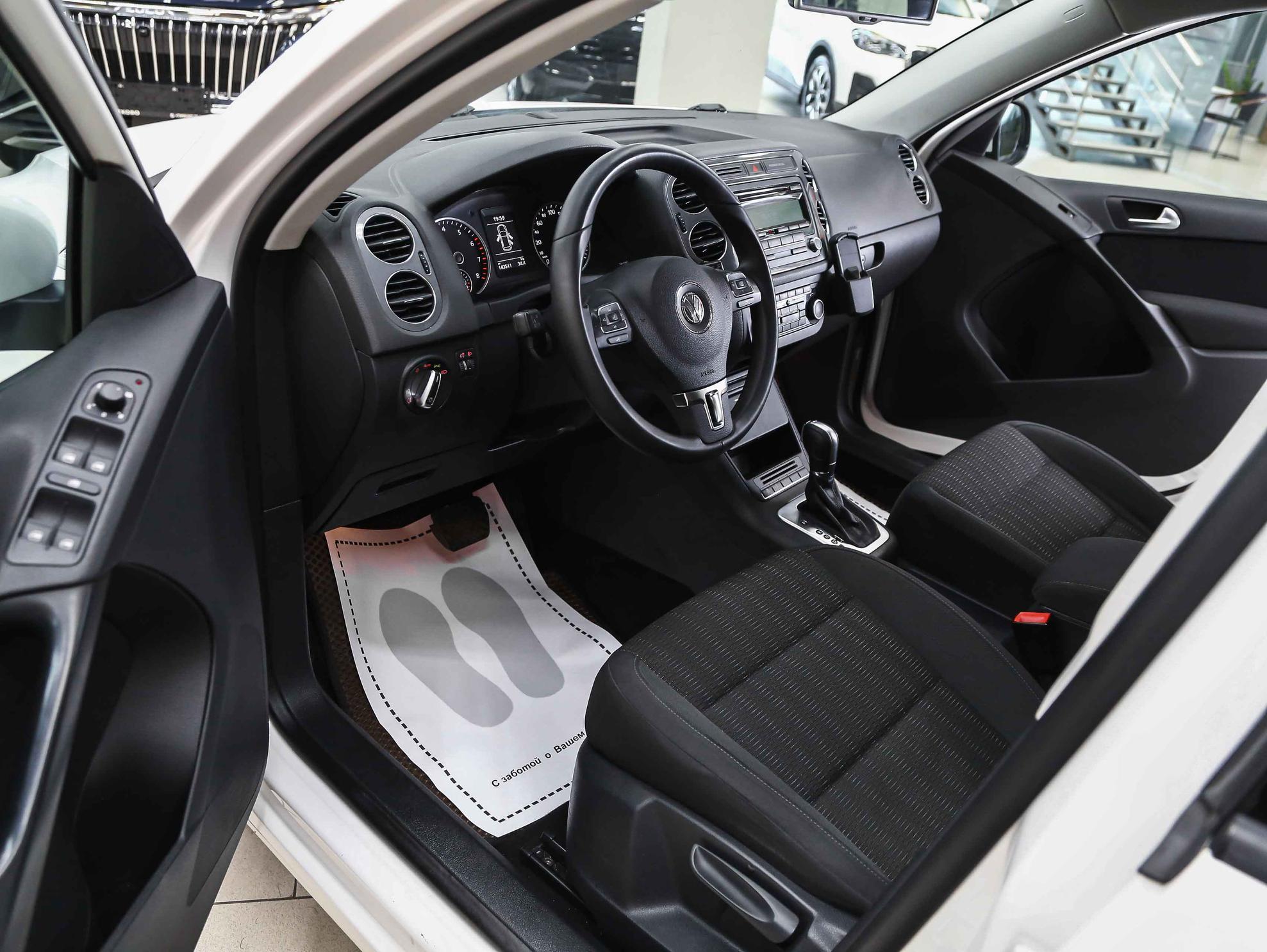 Volkswagen Tiguan 2013, серый, ДЦ Орехово