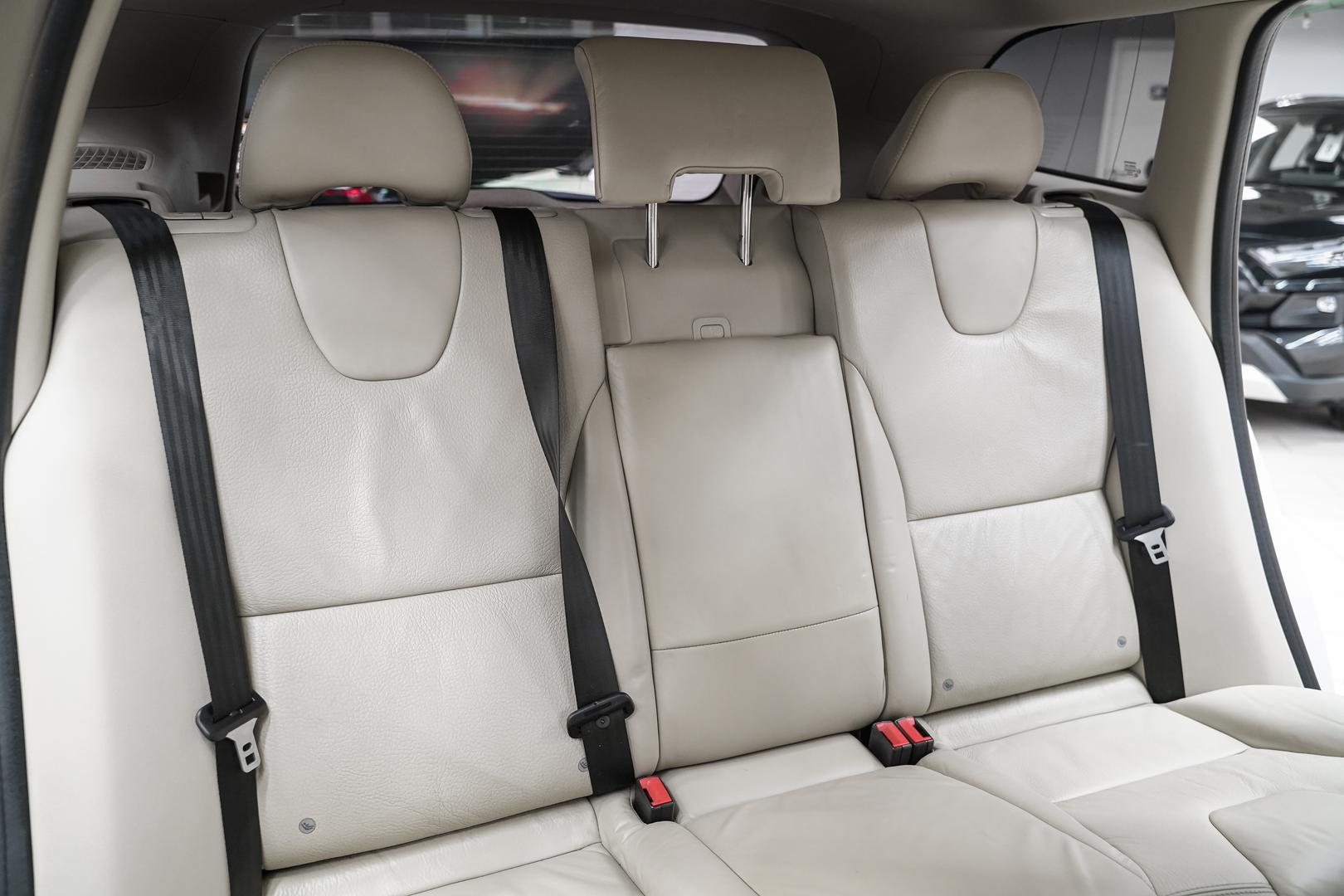 Volvo XC60 2010, белый, ДЦ Орехово