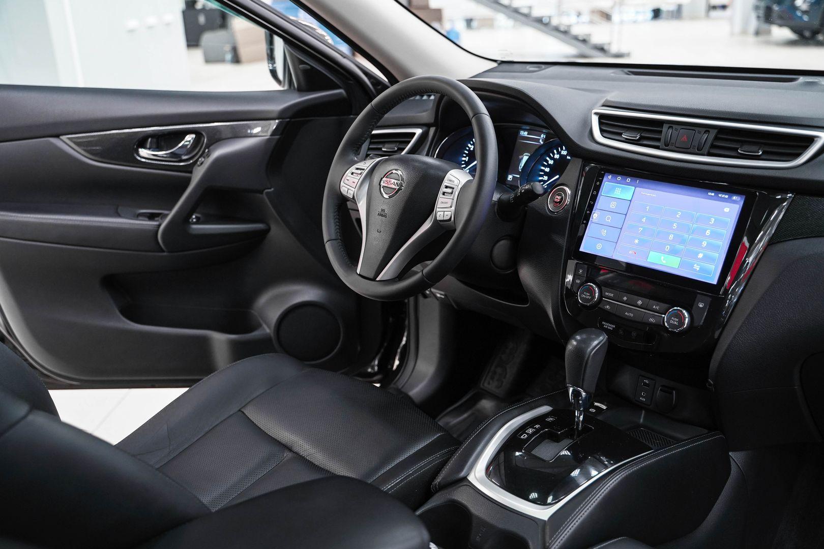 Nissan X-Trail 2016, зеленый, ДЦ Орехово