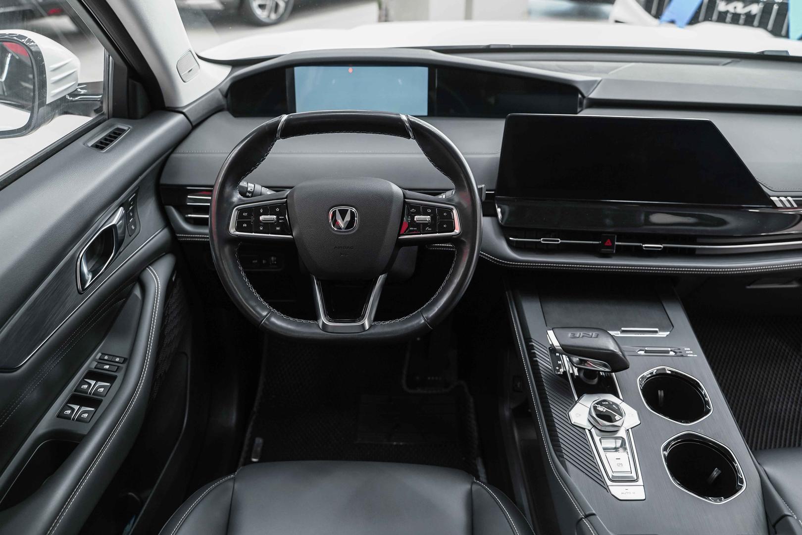 Changan UNI-K 2023, белый, ДЦ Орехово