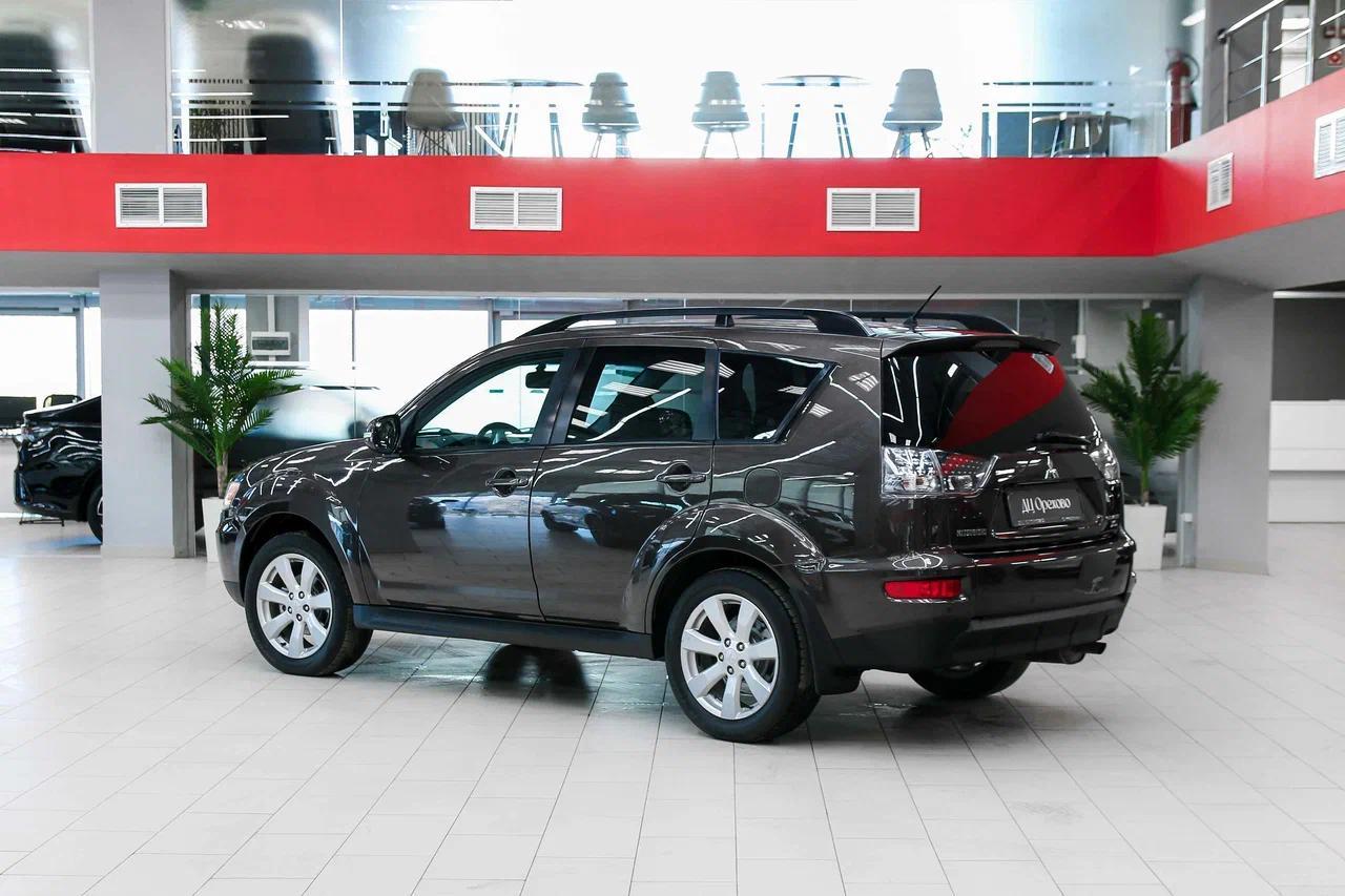 Mitsubishi Outlander 2010, коричневый, ДЦ Орехово