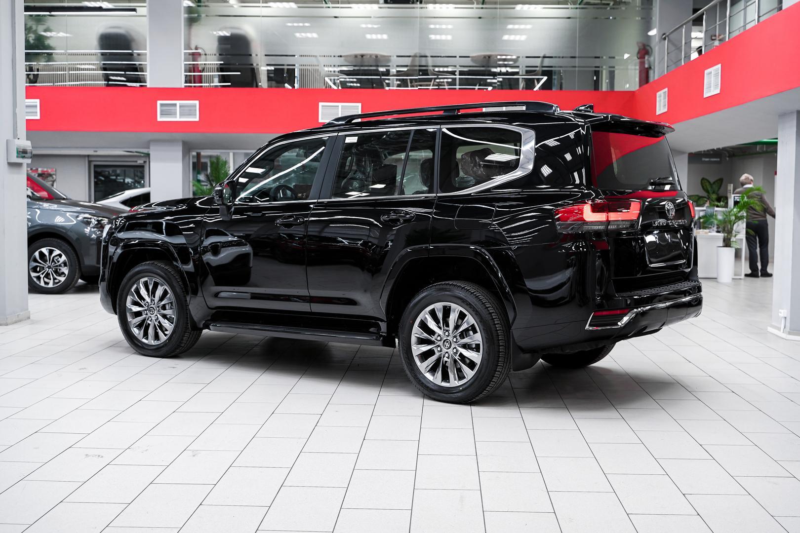 Toyota Land Cruiser 2025, черный, ДЦ Орехово