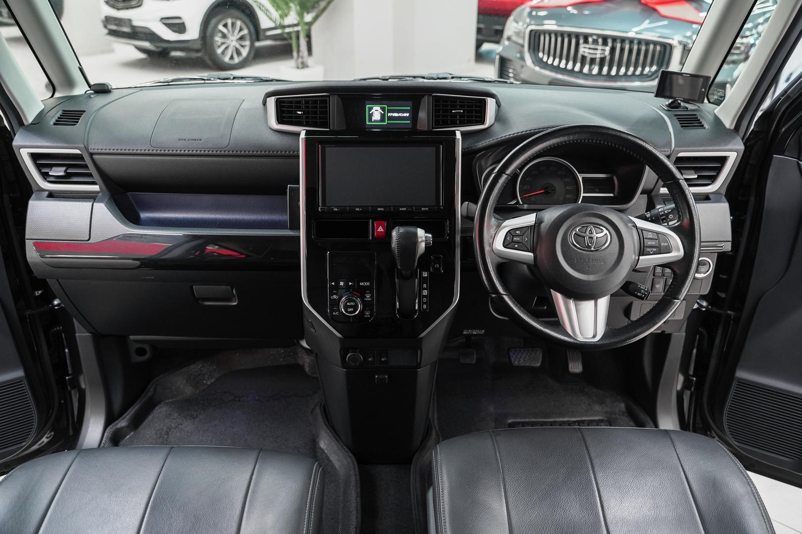 Toyota Roomy 2017, черный, ДЦ Орехово