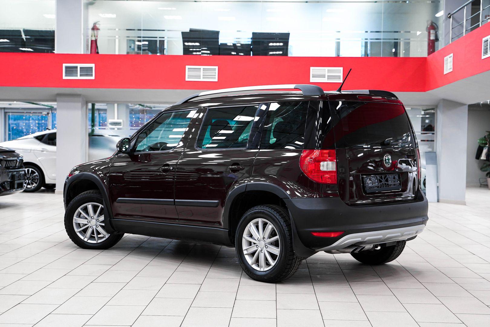 Skoda Yeti 2013, пурпурный, ДЦ Орехово