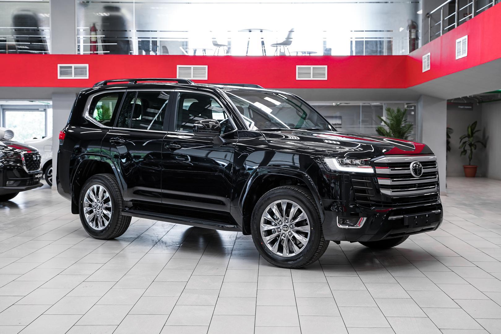 Toyota Land Cruiser 2025, черный, ДЦ Орехово