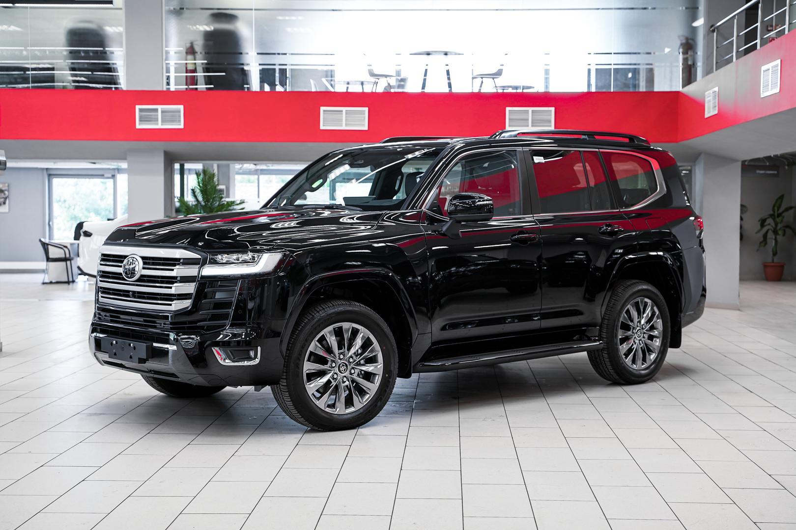 Toyota Land Cruiser 2025, черный, ДЦ Орехово