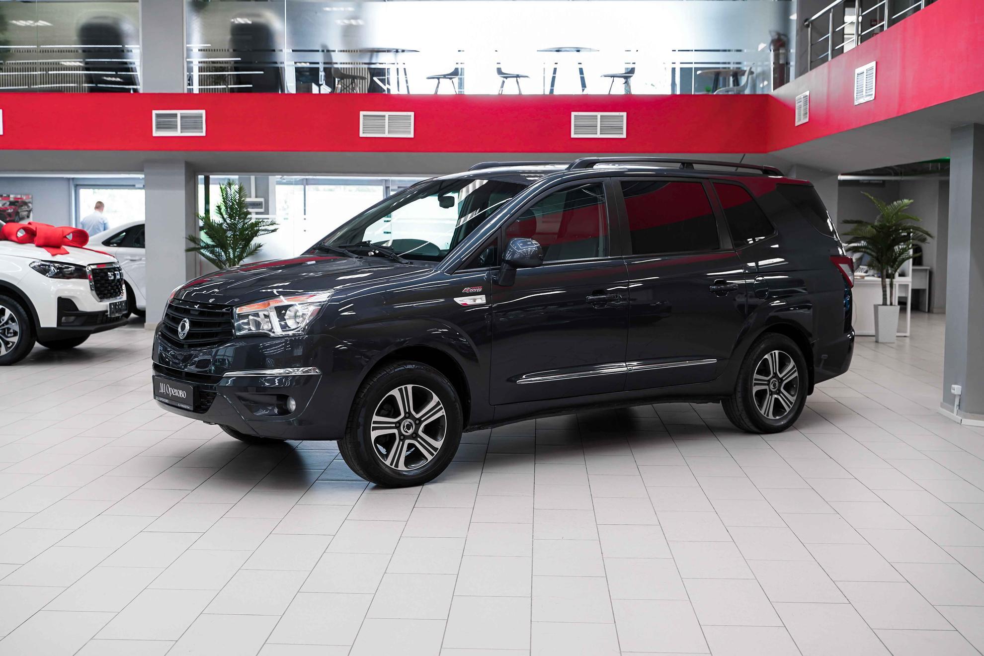 SsangYong Stavic 2014, серый, ДЦ Орехово