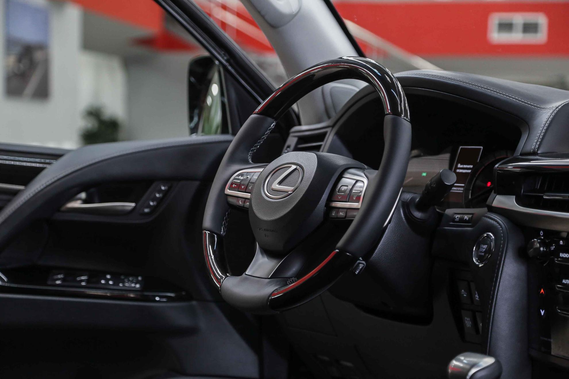 Lexus LX 2015, черный, ДЦ Орехово