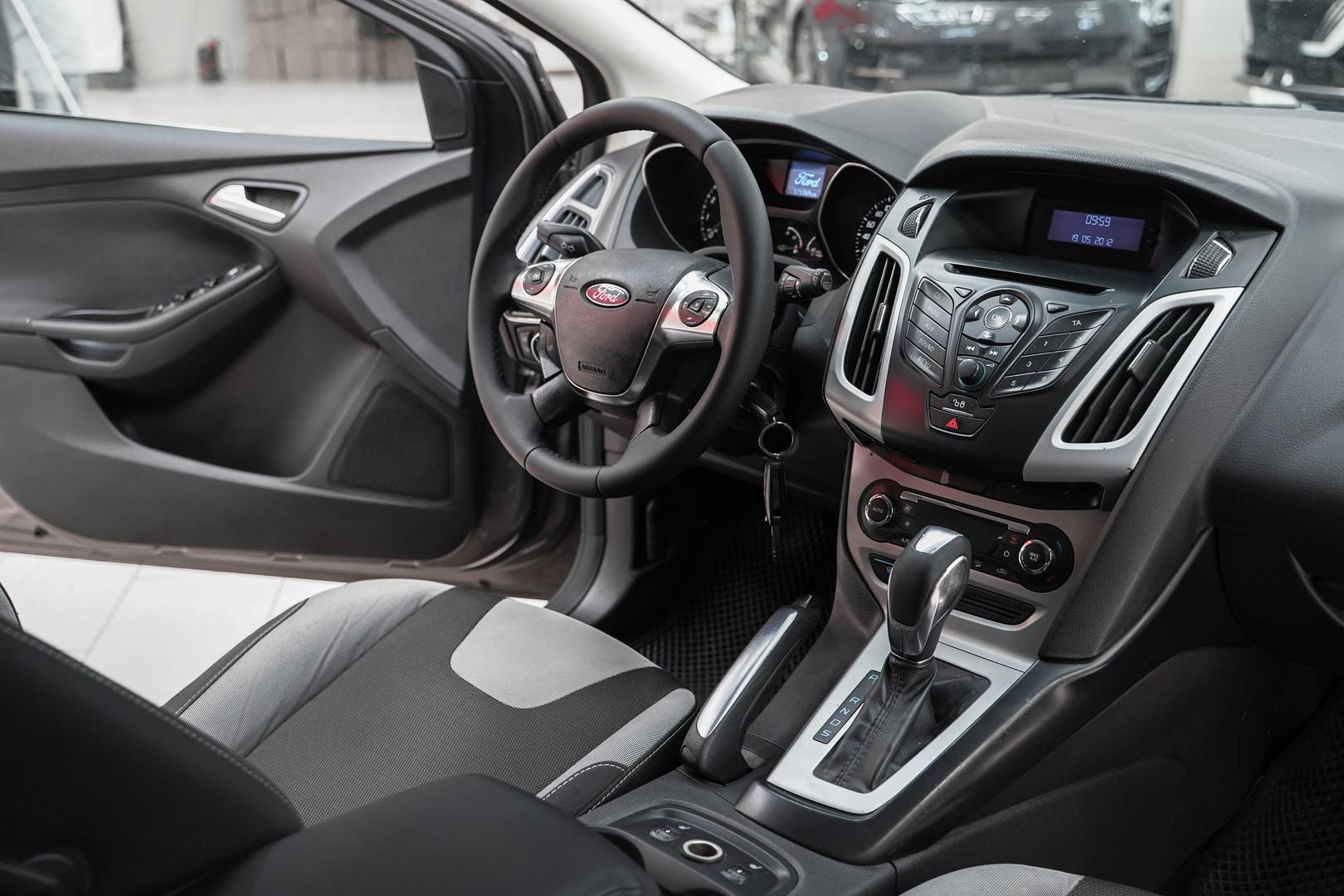 Ford Focus 2012, серый, ДЦ Орехово