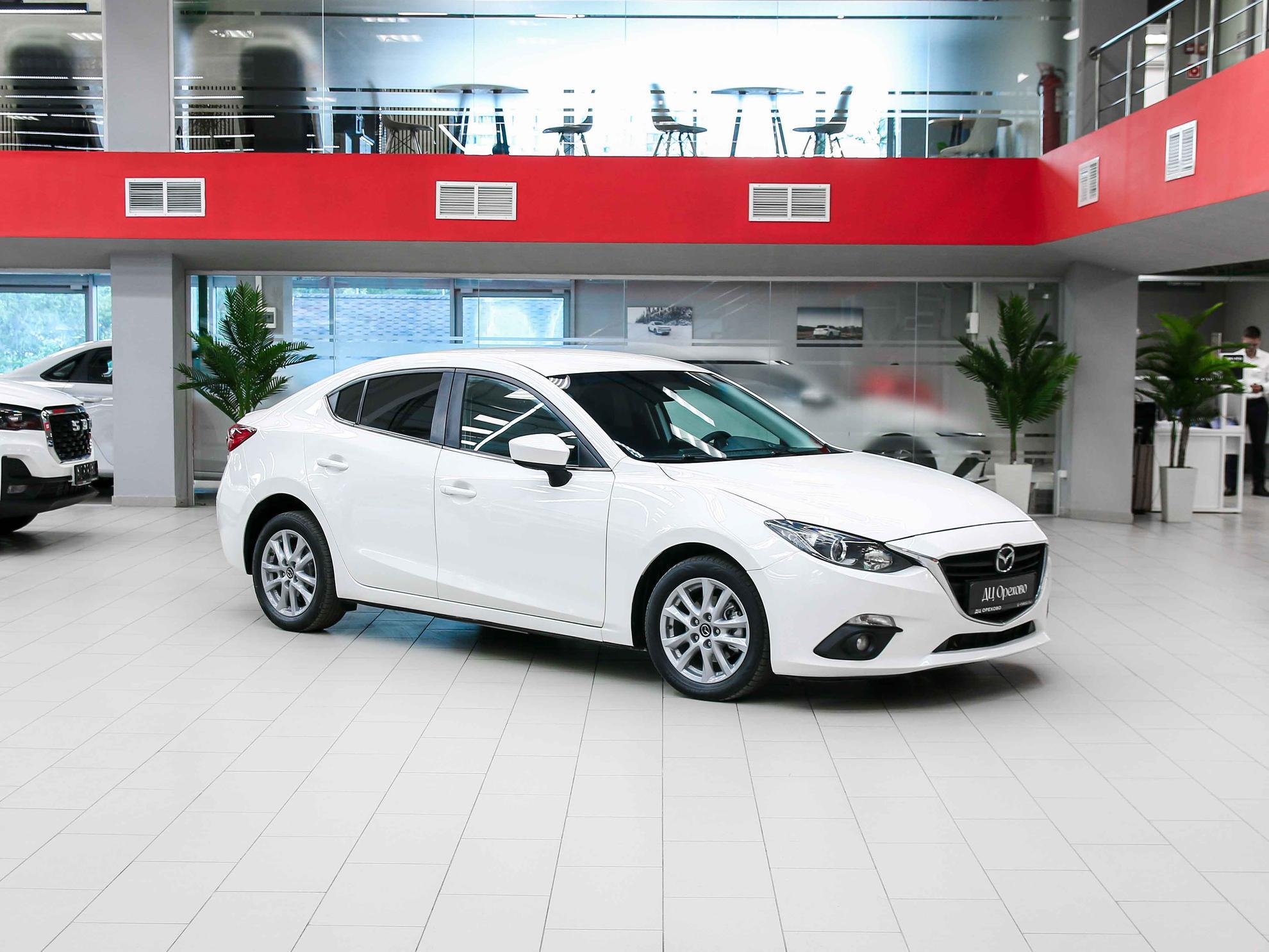 Mazda 3 2014, белый, ДЦ Орехово