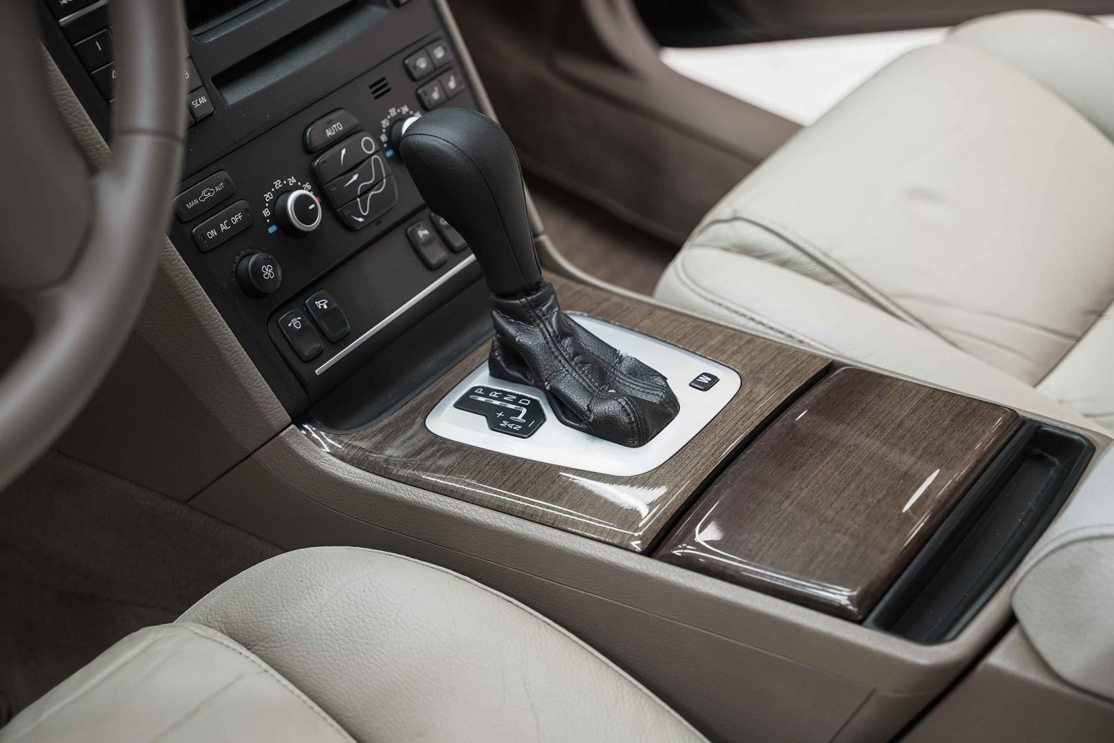 Volvo XC90 2010, черный, ДЦ Орехово