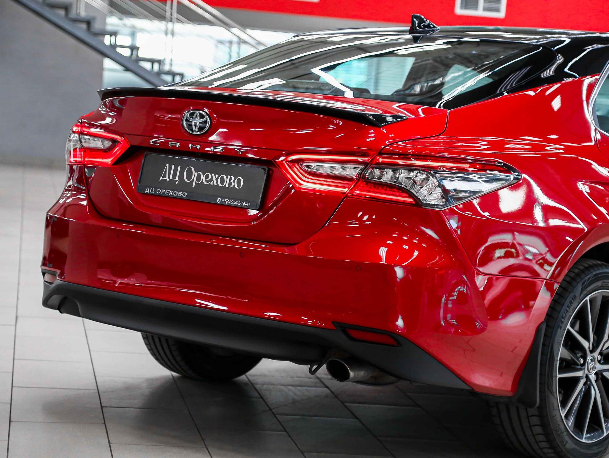 Toyota Camry 2021, красный, ДЦ Орехово