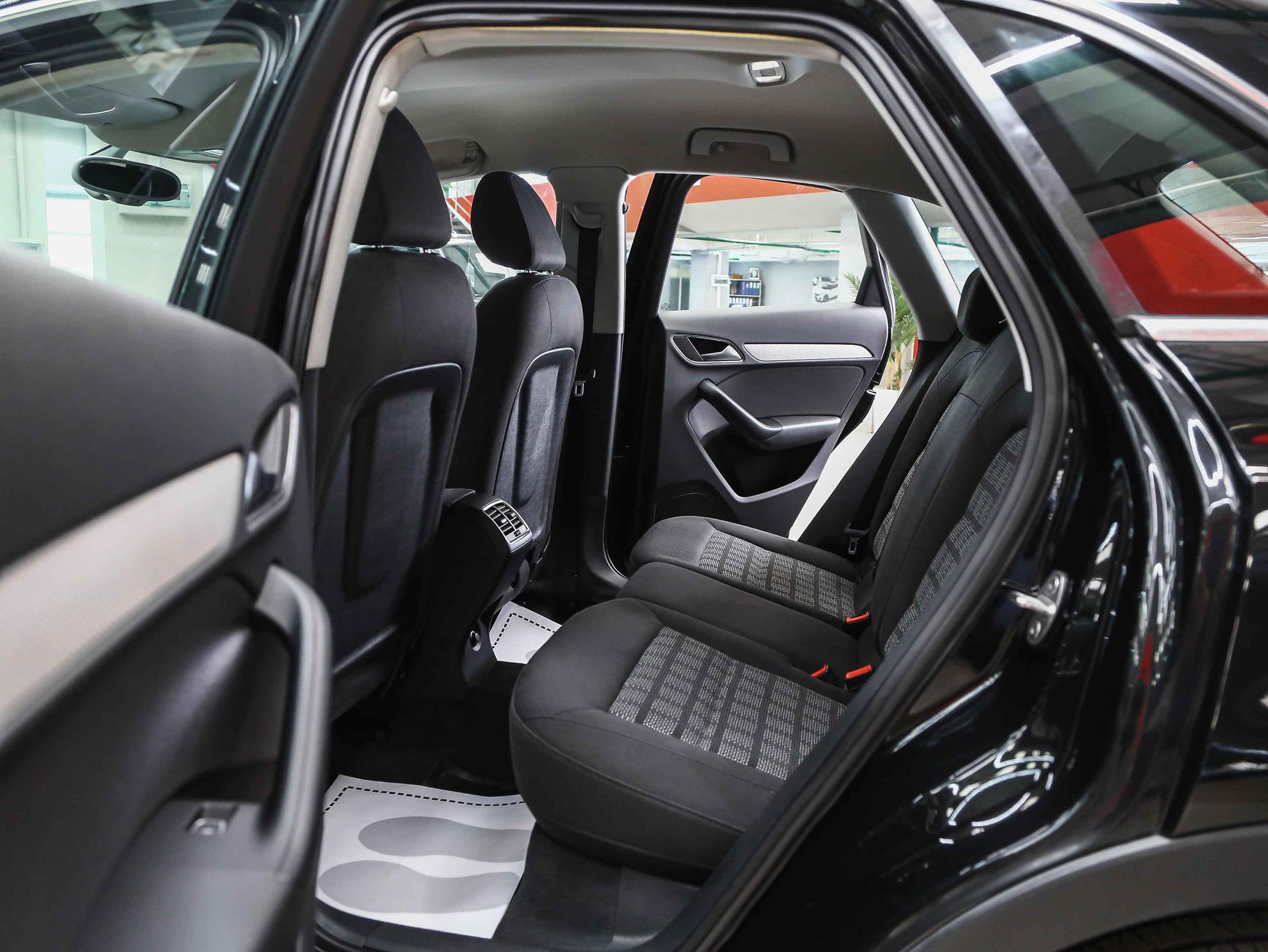 Audi Q3 2012, черный, ДЦ Орехово