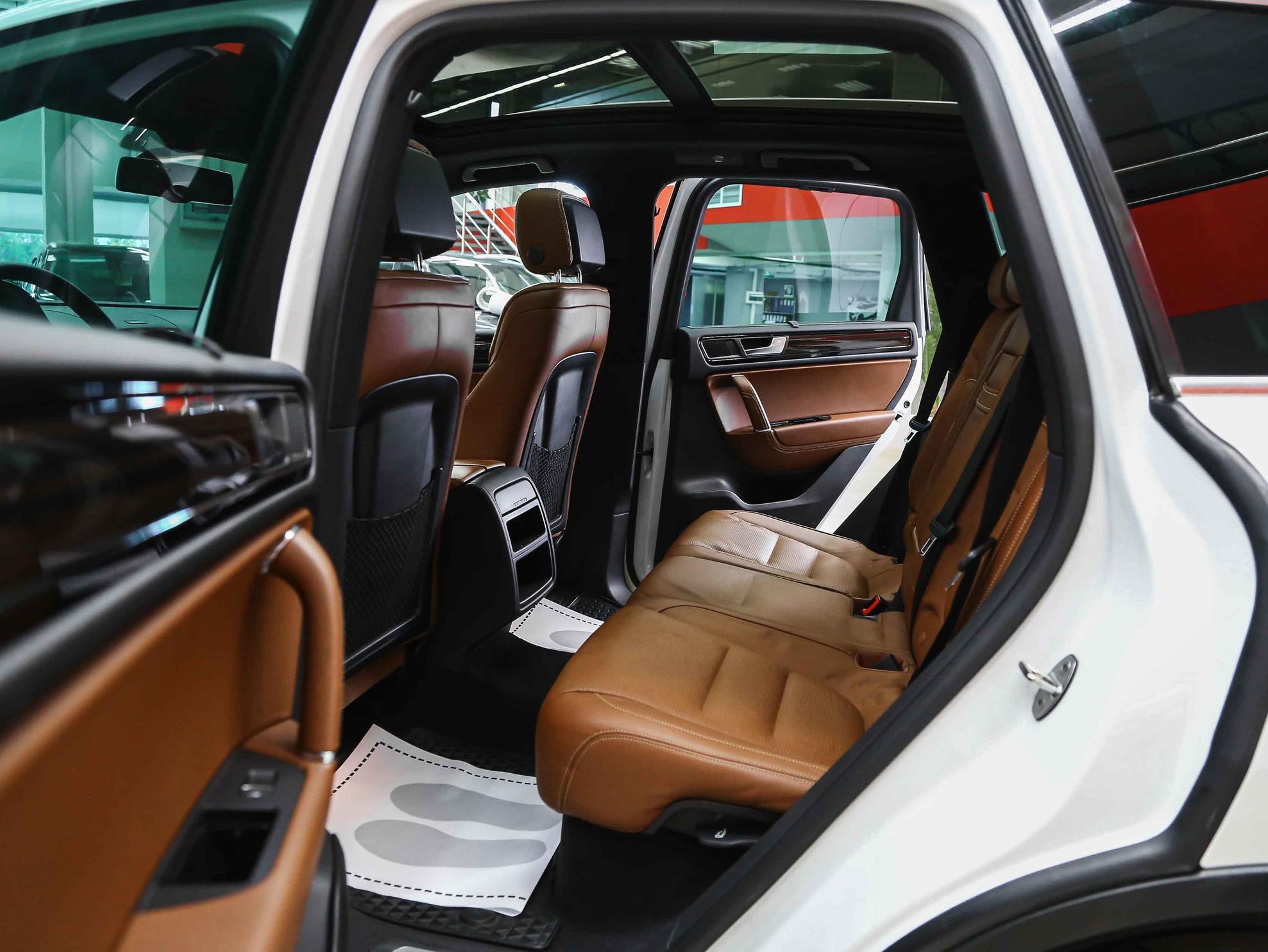 Volkswagen Touareg 2013, белый, ДЦ Орехово