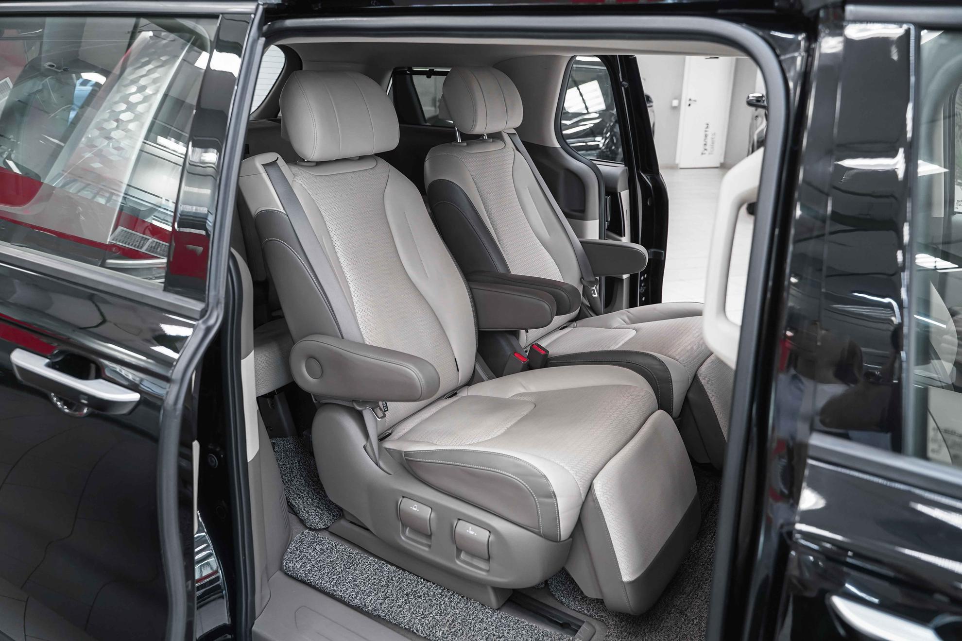 Kia Carnival 2021, черный, ДЦ Орехово