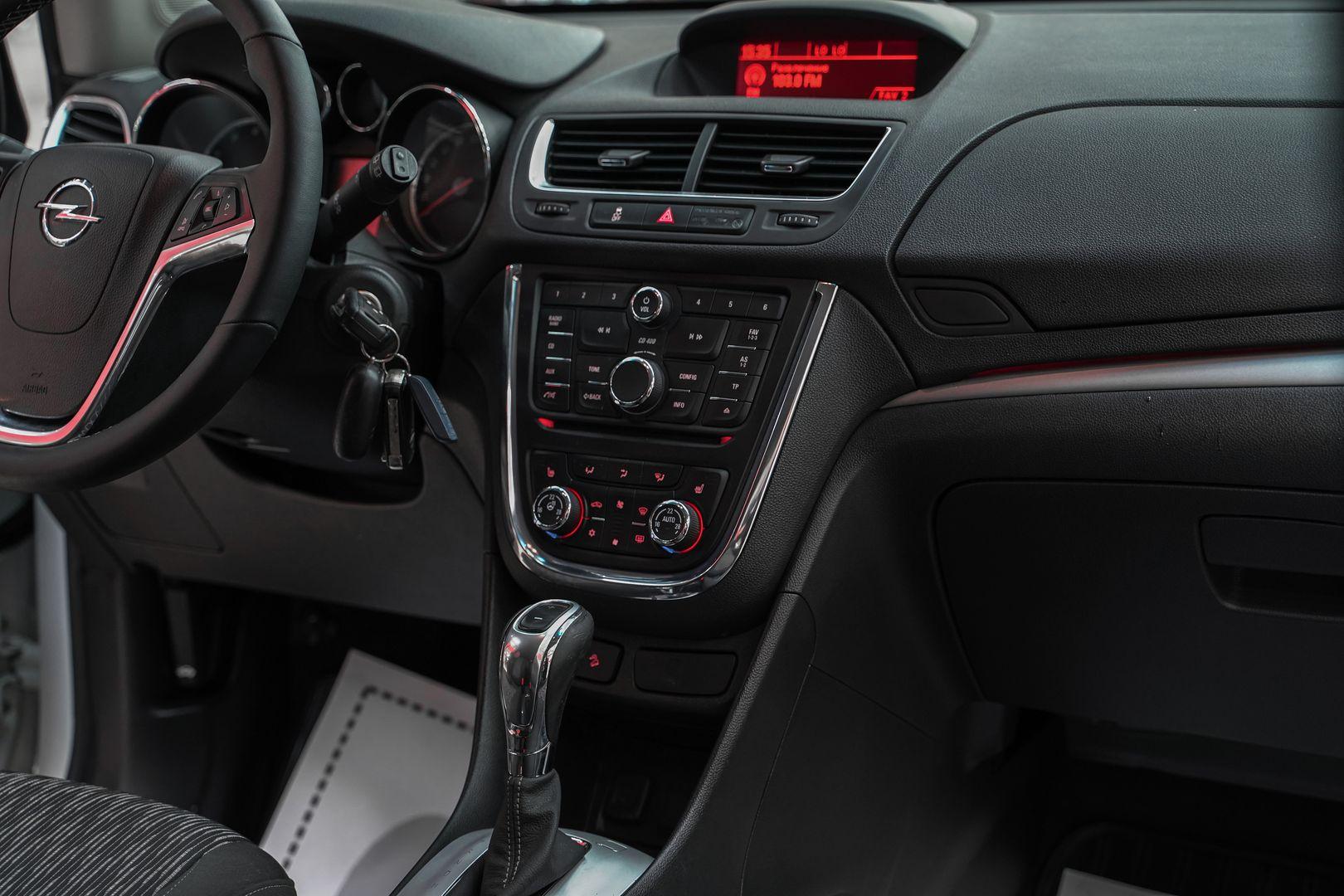 Opel Mokka 2013, белый, ДЦ Орехово