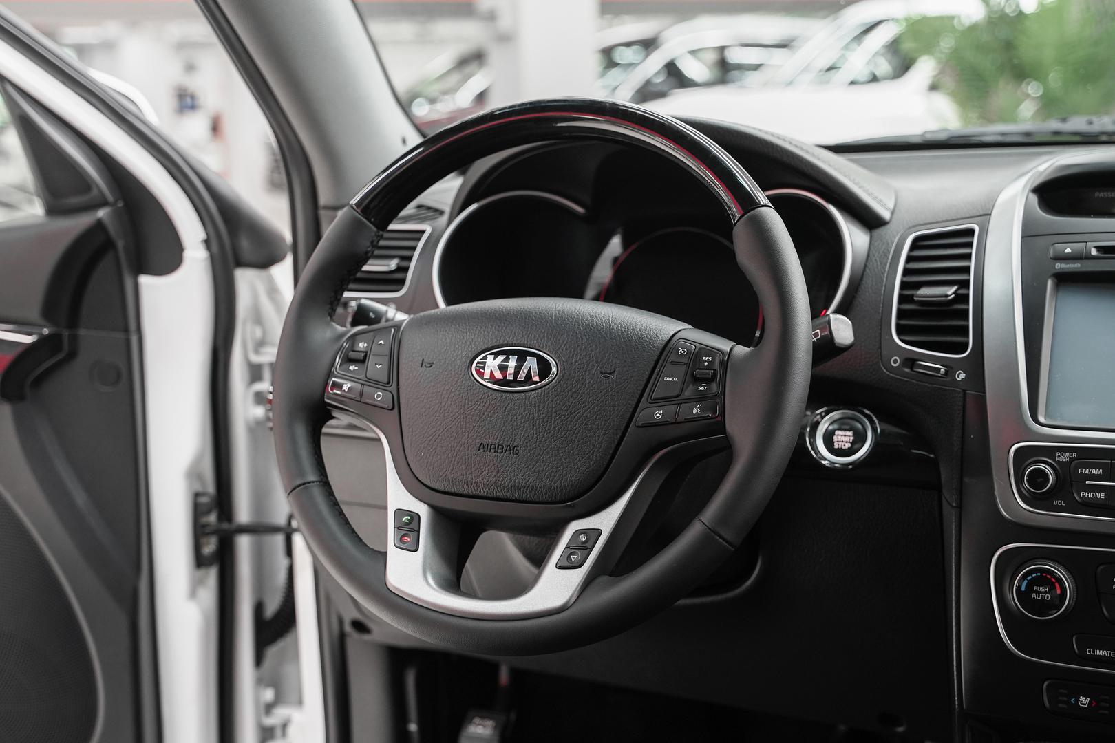 Kia Sorento 2015, белый, ДЦ Орехово