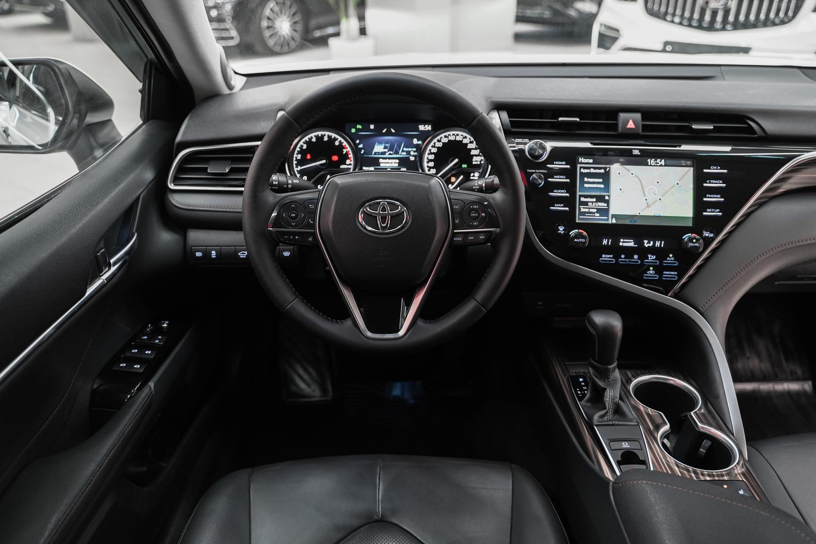 Toyota Camry 2020, белый, ДЦ Орехово