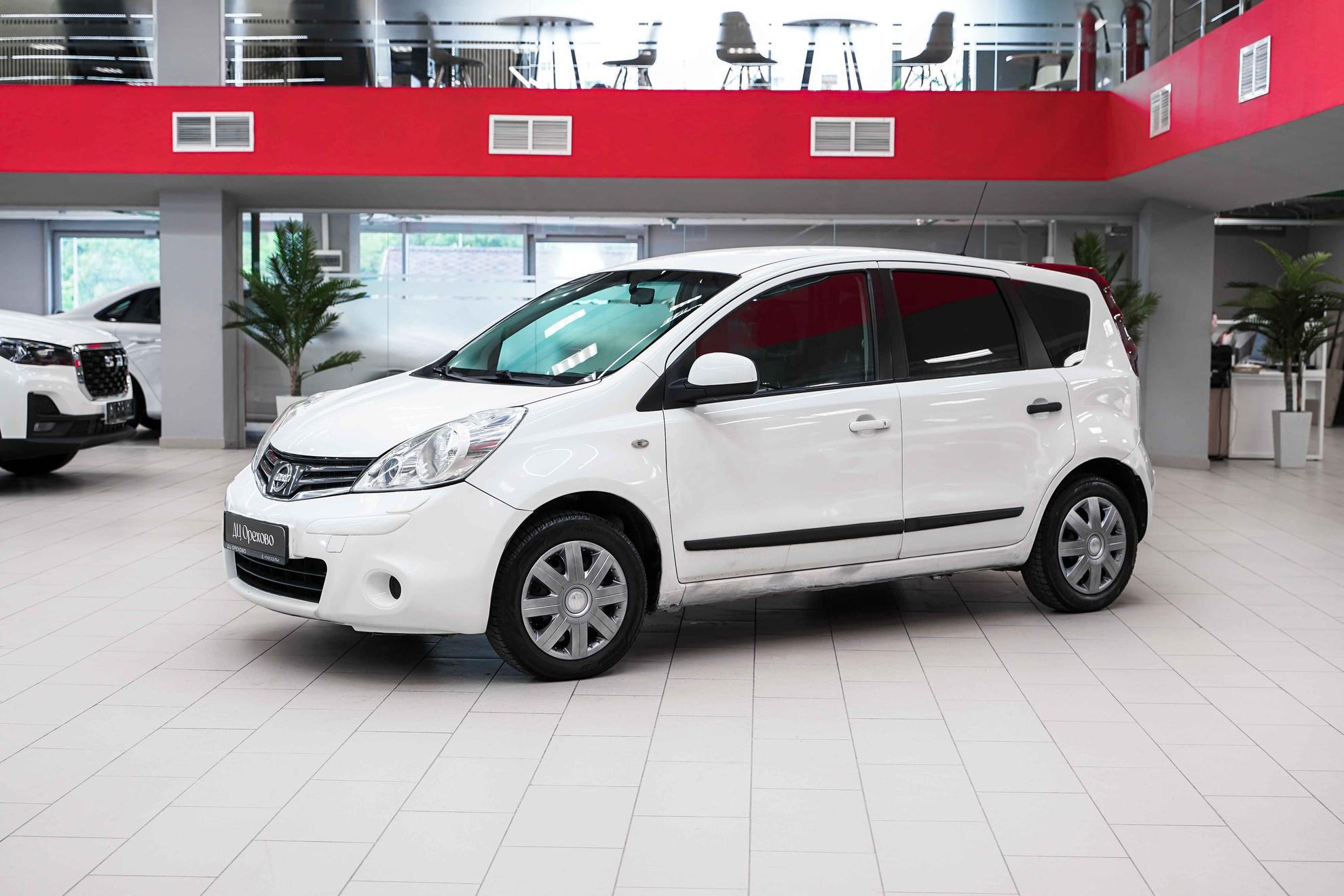 Nissan Note 2010, белый, ДЦ Орехово