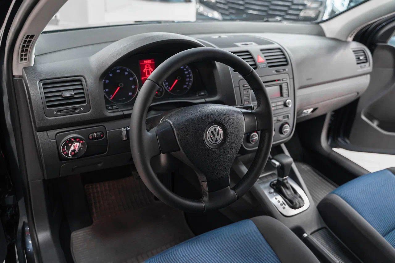 Volkswagen Golf 2006, серый, ДЦ Орехово