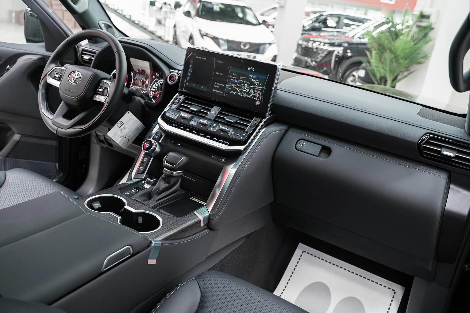 Toyota Land Cruiser 2024, черный, ДЦ Орехово