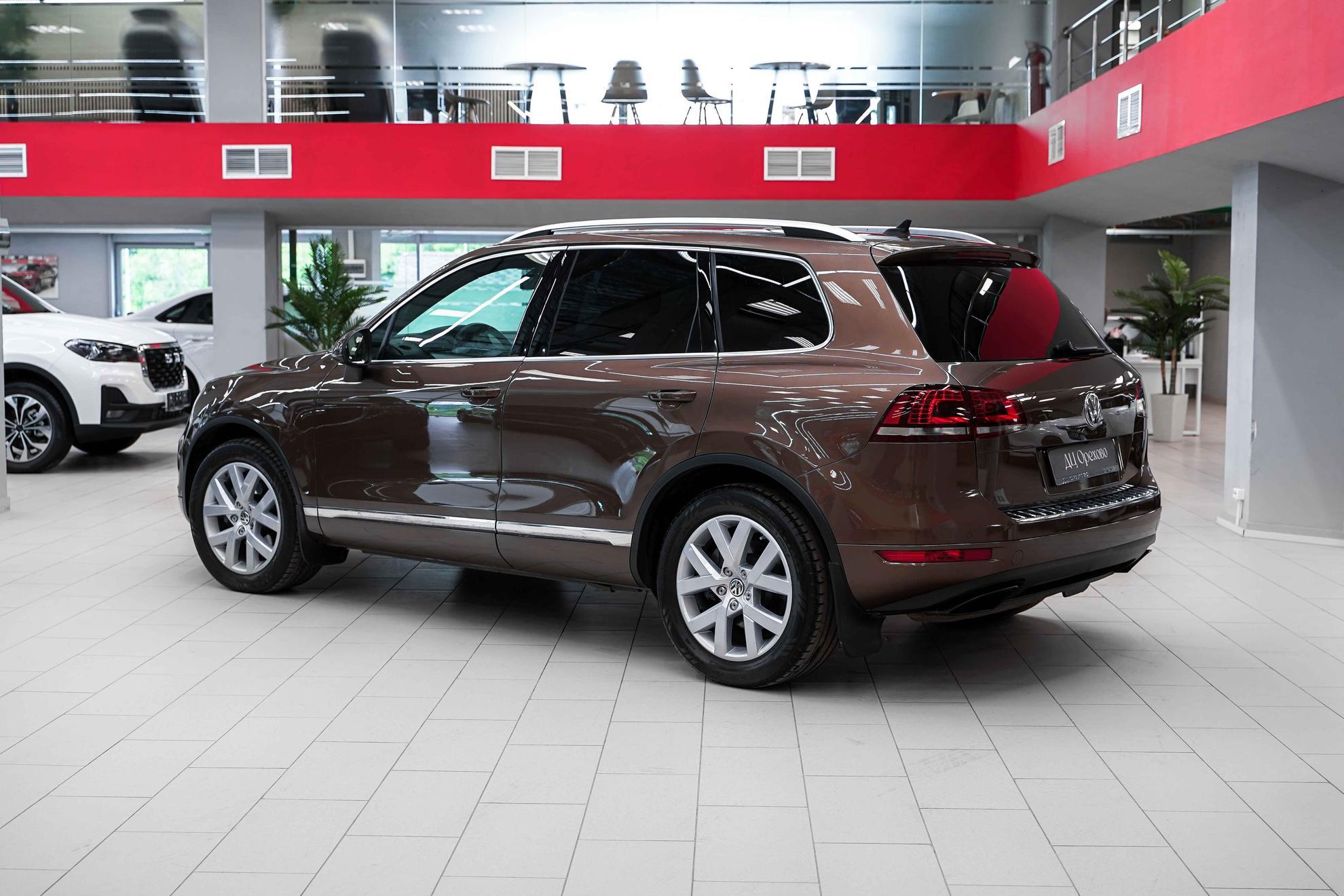 Volkswagen Touareg 2014, коричневый, ДЦ Орехово
