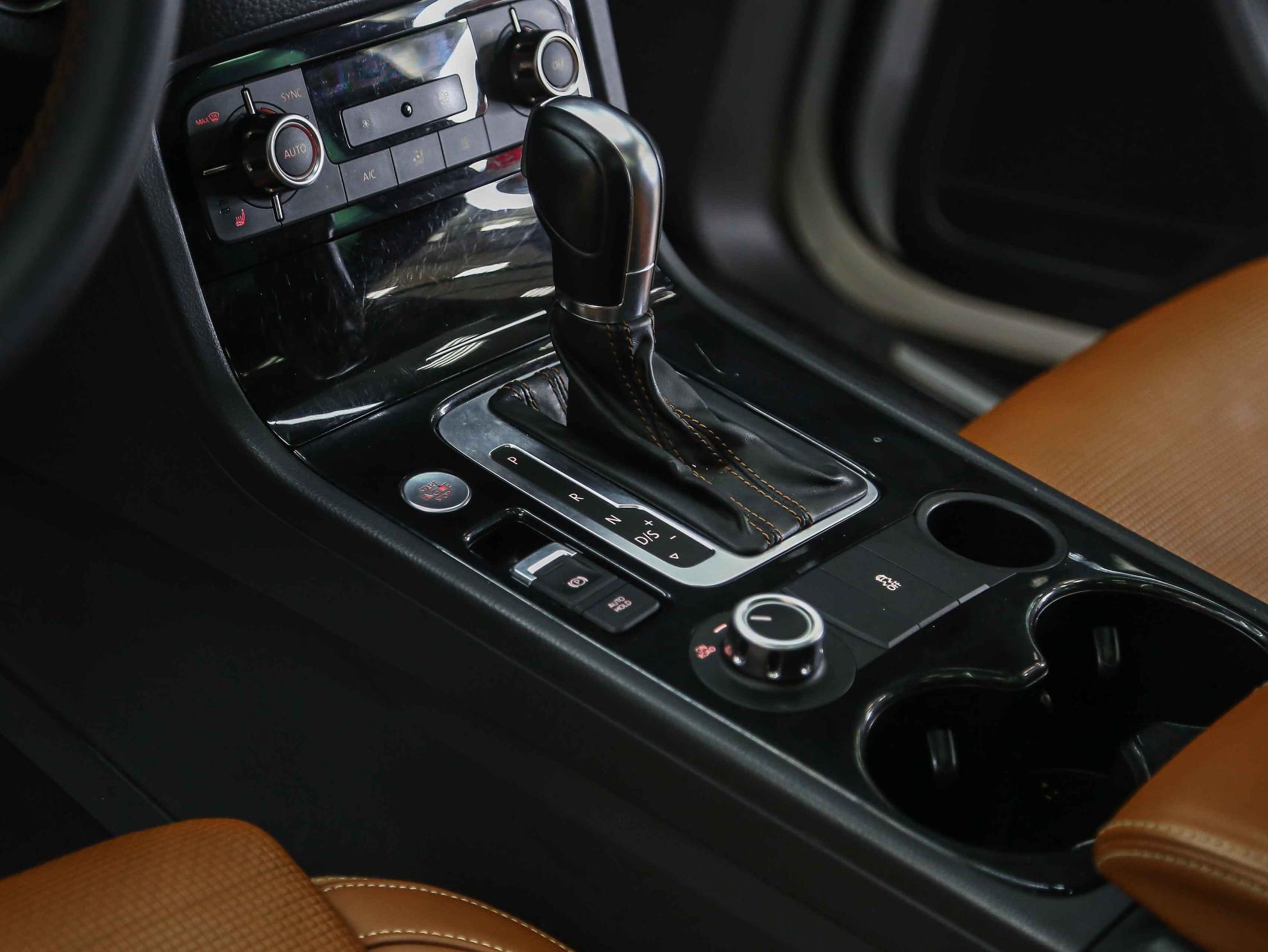 Volkswagen Touareg 2013, белый, ДЦ Орехово