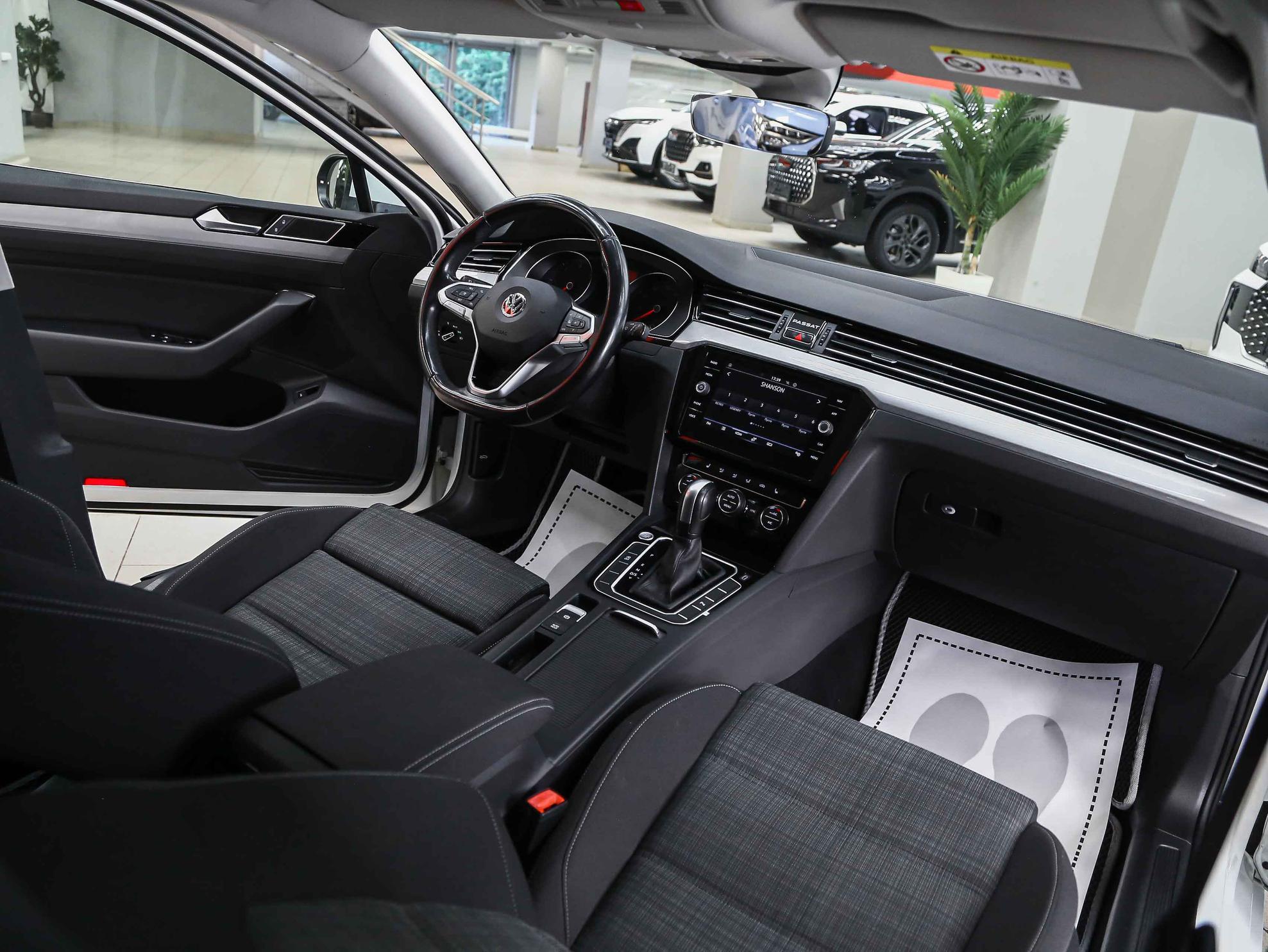Volkswagen Passat 2020, белый, ДЦ Орехово
