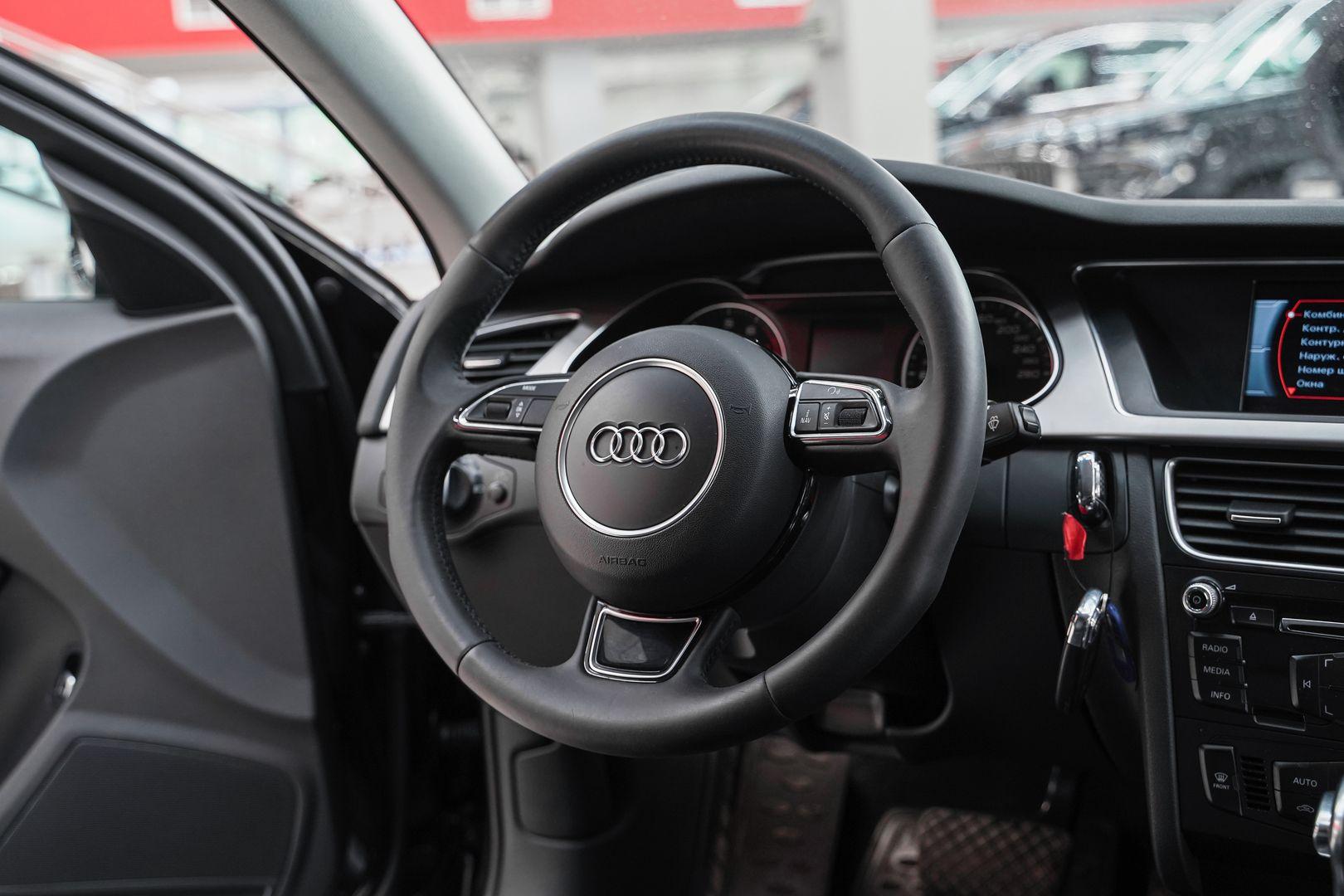 Audi A4 2014, черный, ДЦ Орехово