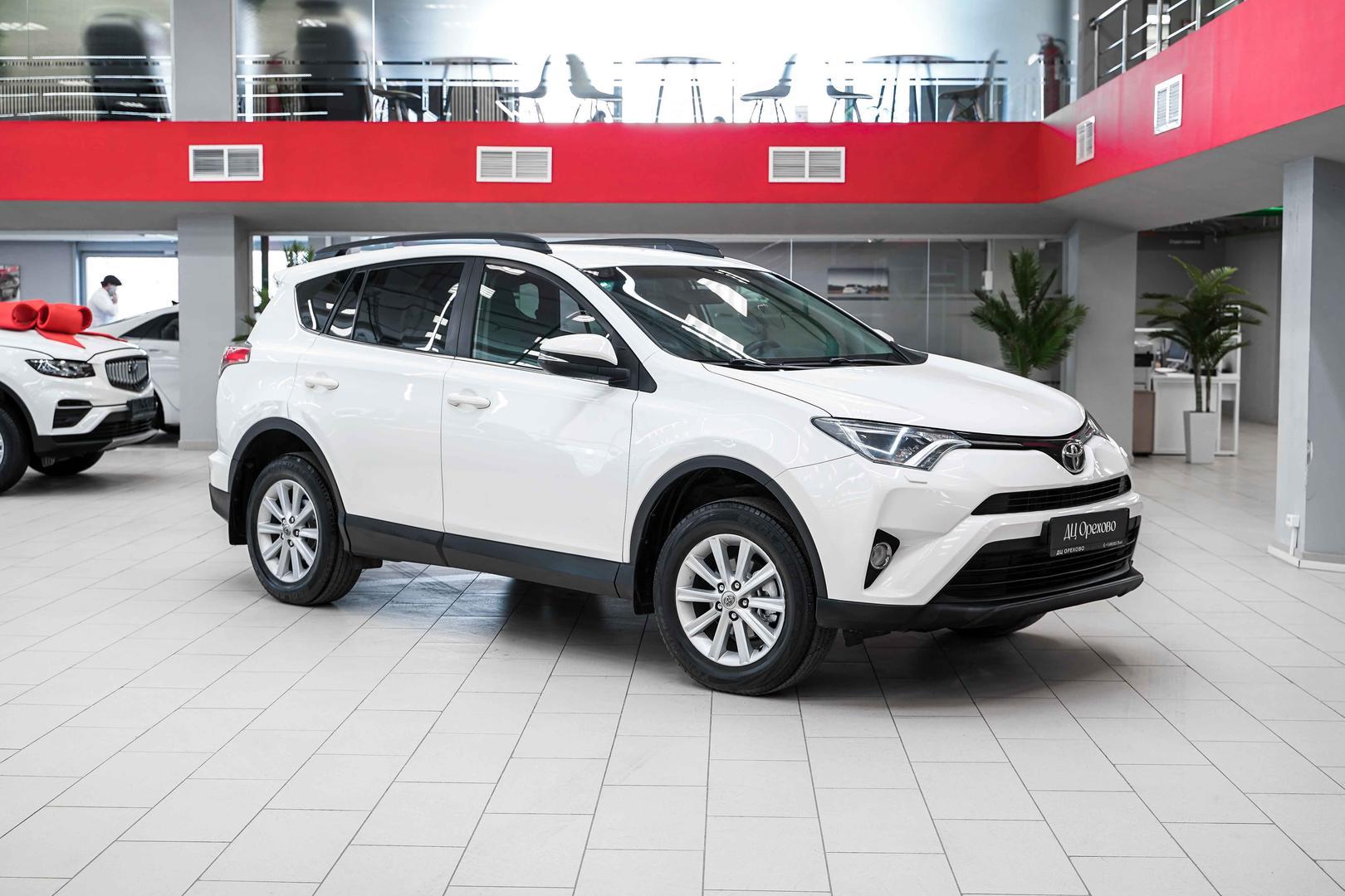 Toyota RAV4 2017, белый, ДЦ Орехово