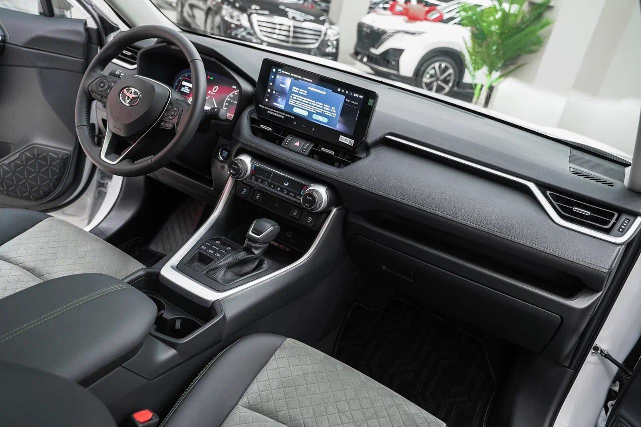 Toyota RAV4 2025, белый, ДЦ Орехово