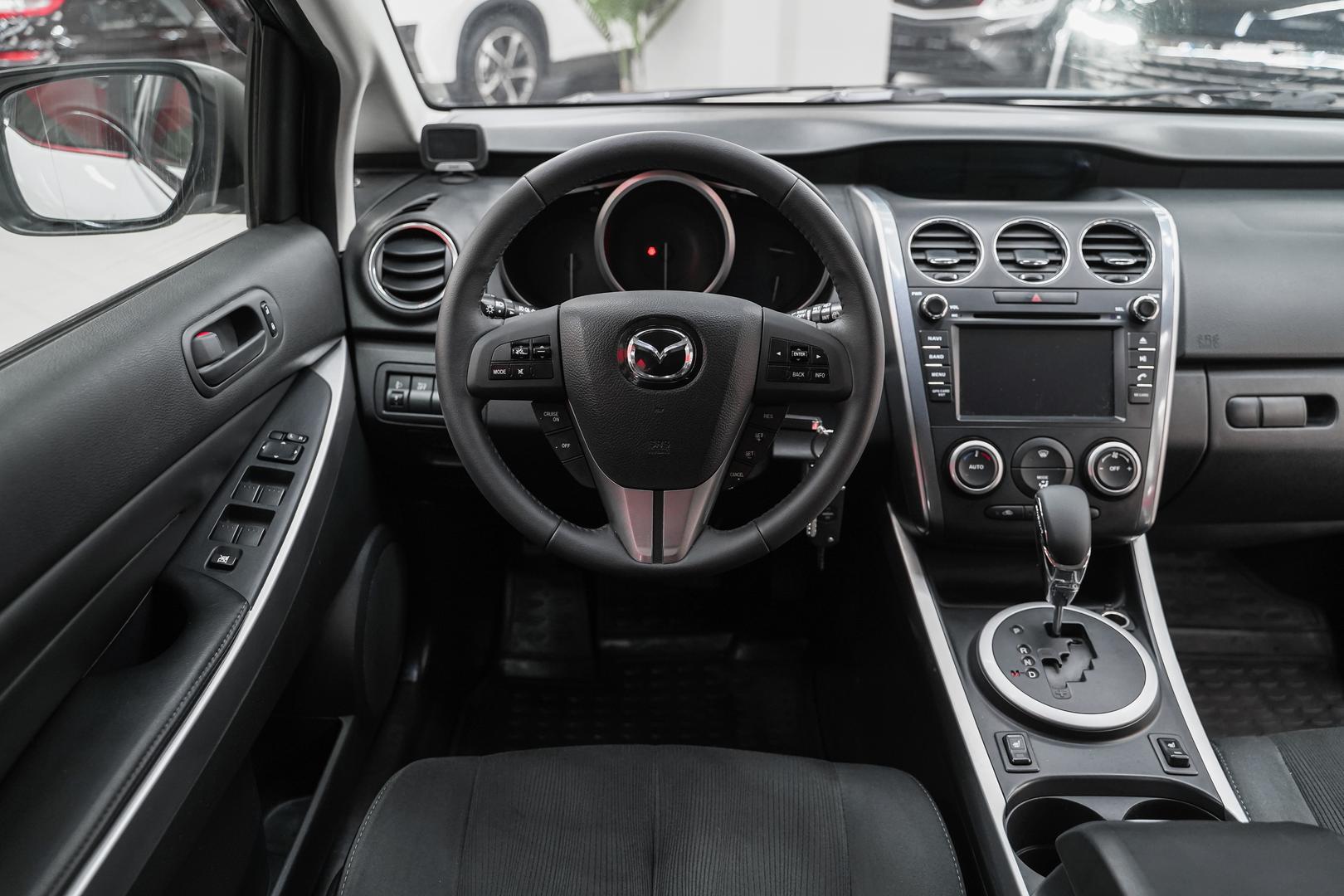 Mazda CX-7 2011, белый, ДЦ Орехово