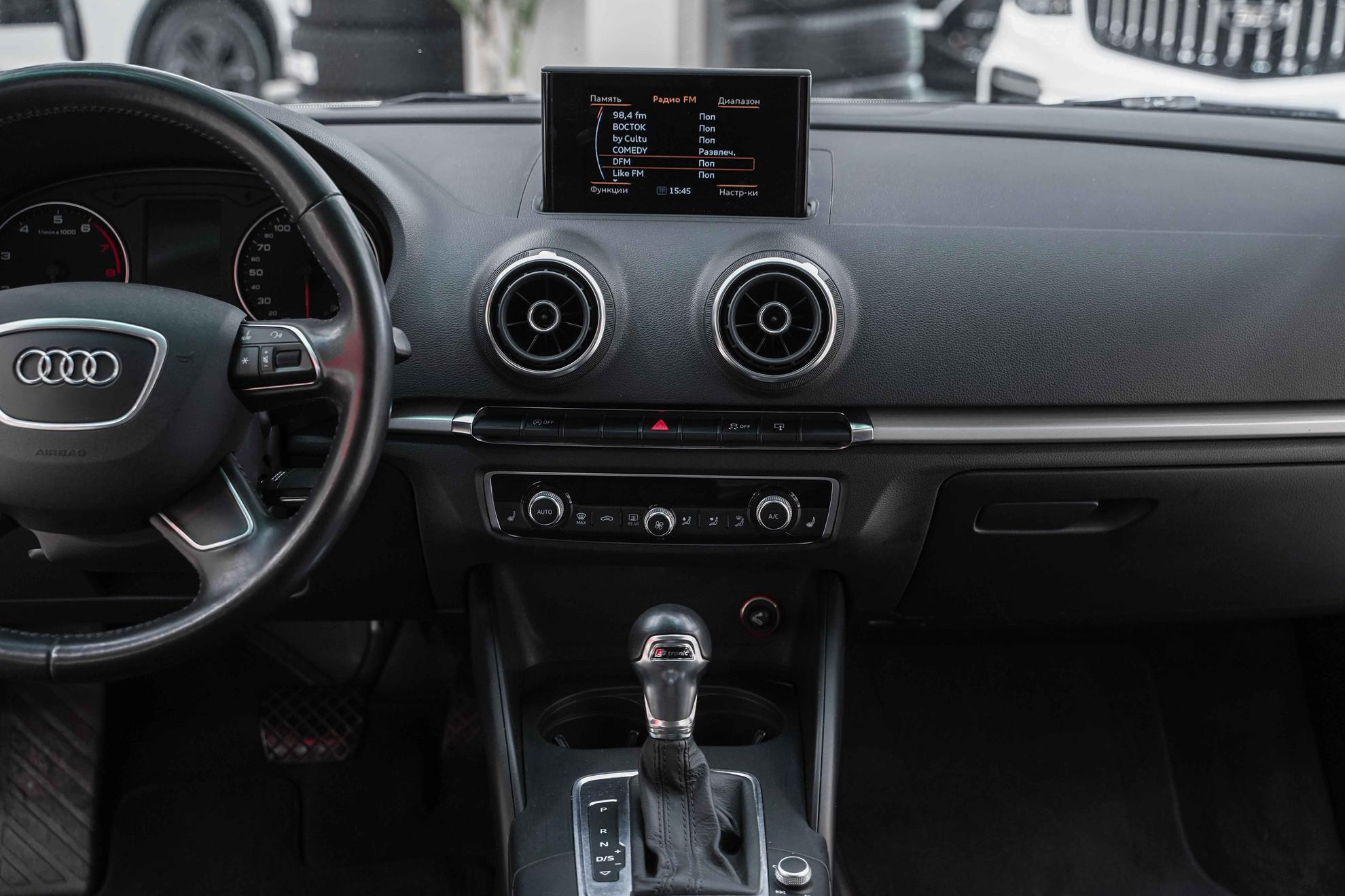 Audi A3 2014, белый, ДЦ Орехово