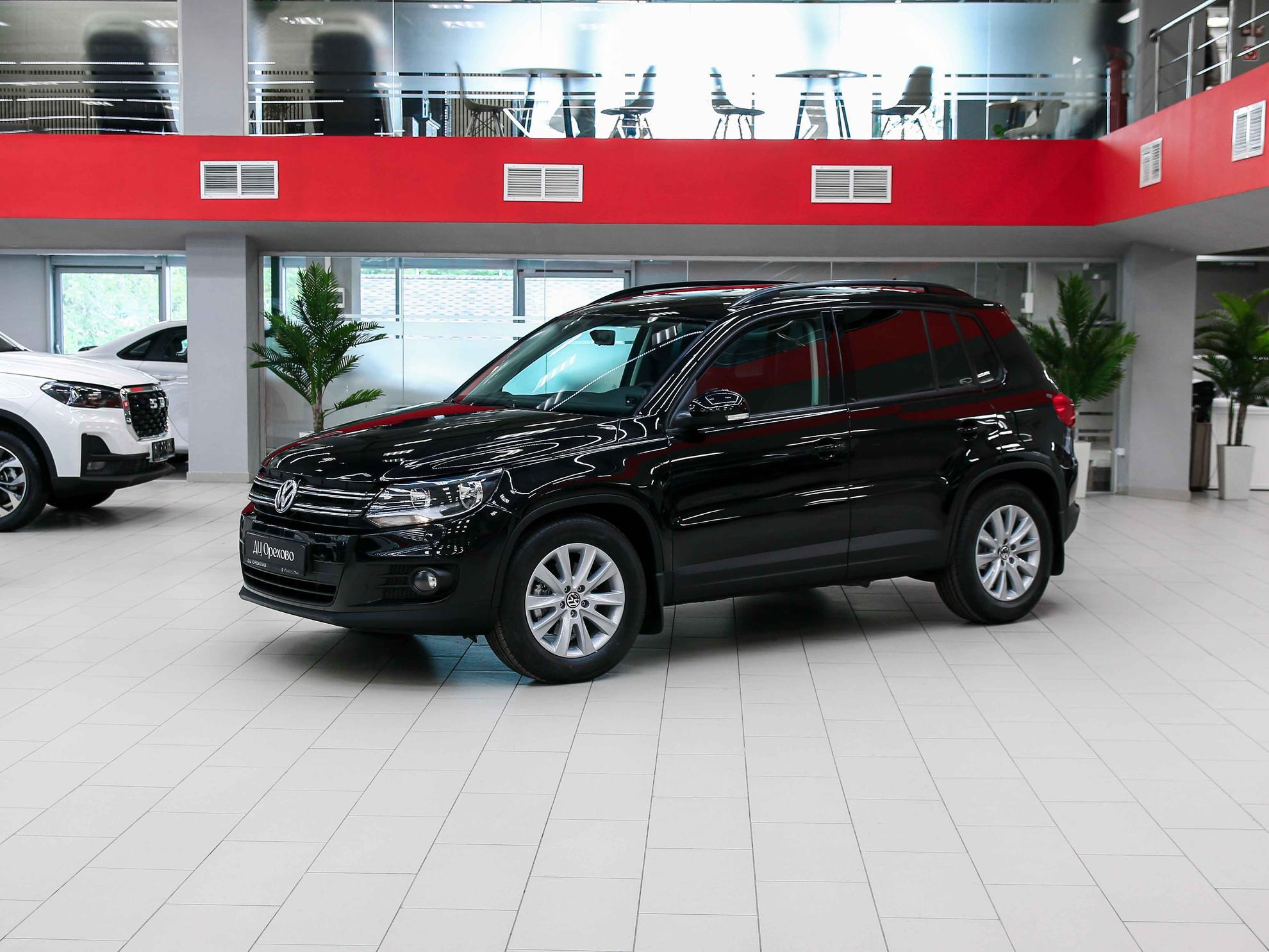 Volkswagen Tiguan 2012, черный, ДЦ Орехово