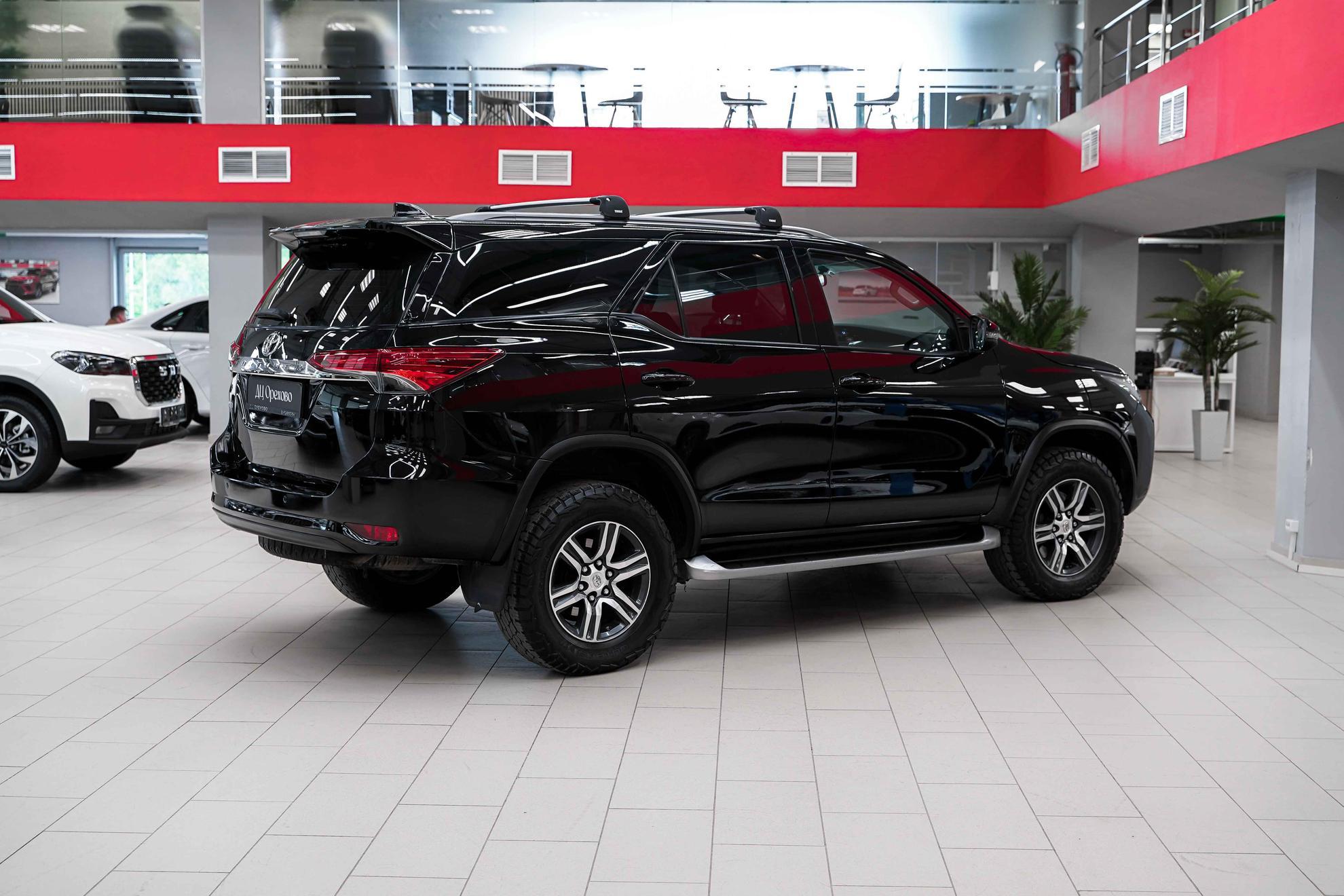 Toyota Fortuner 2018, черный, ДЦ Орехово
