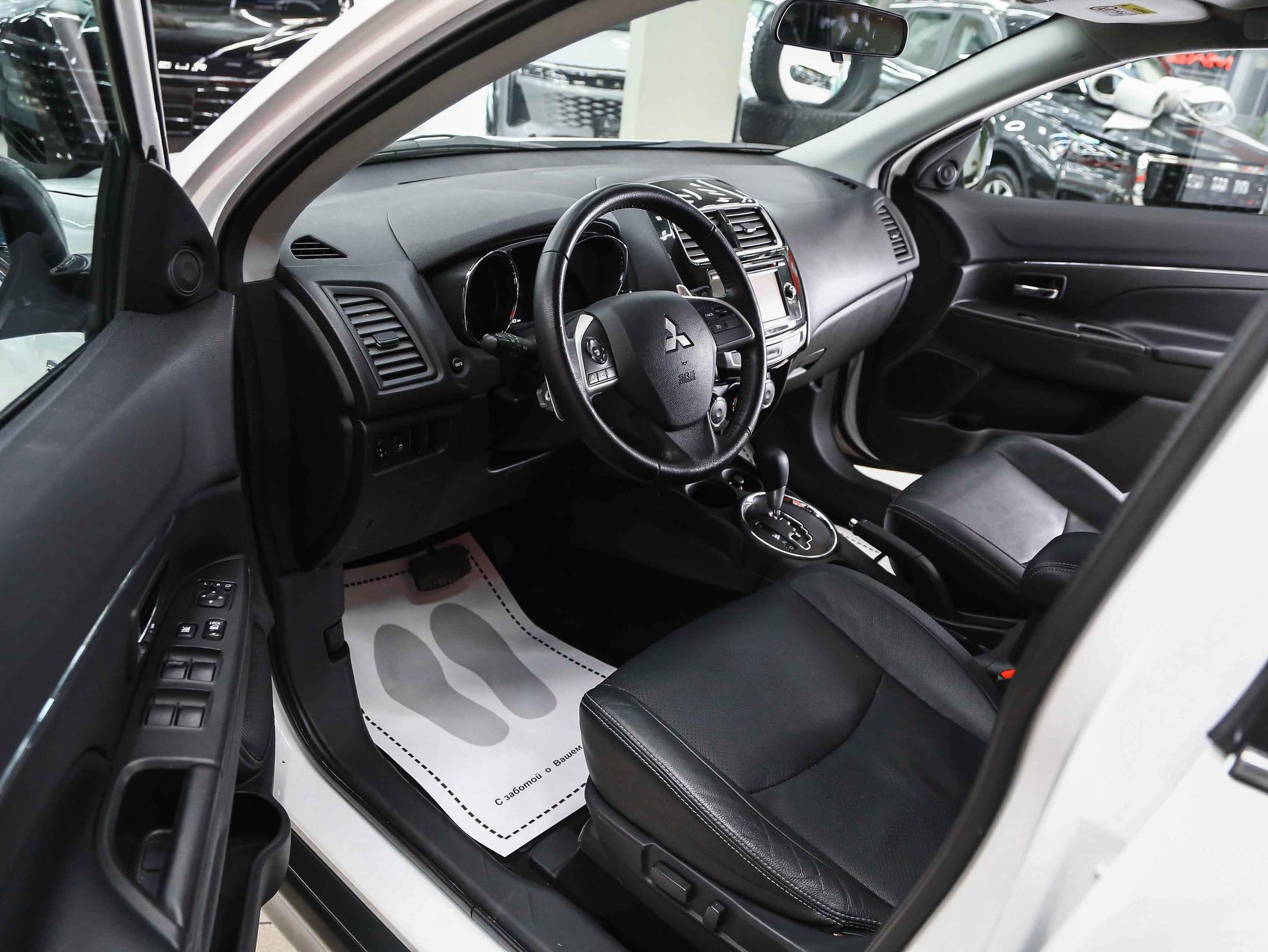 Mitsubishi ASX 2014, белый, ДЦ Орехово
