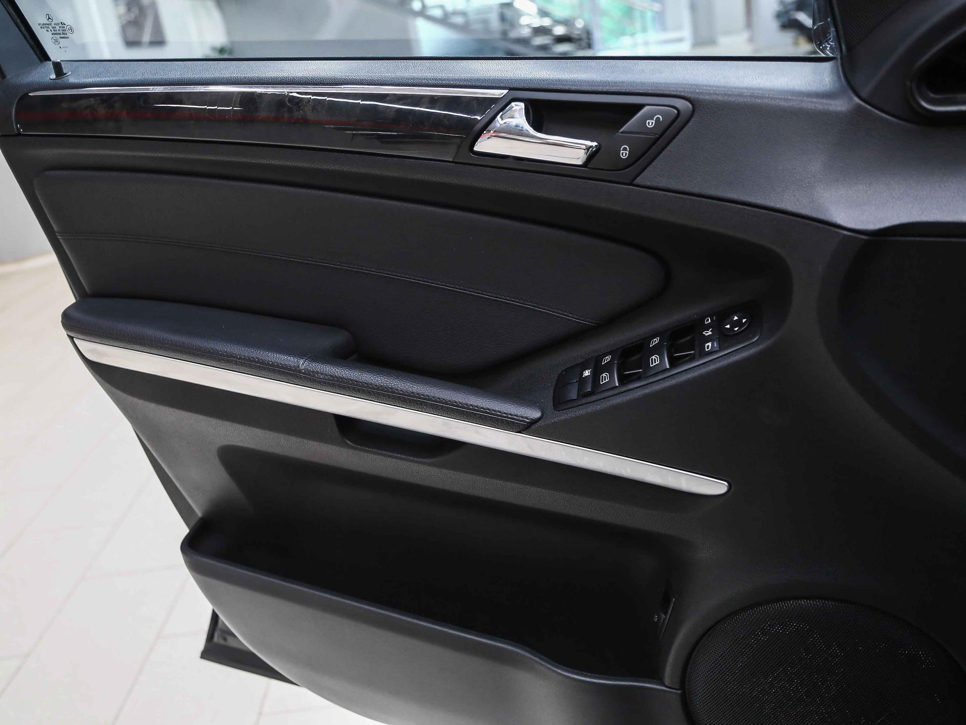 Mercedes-Benz M-Класс 2008, черный, ДЦ Орехово
