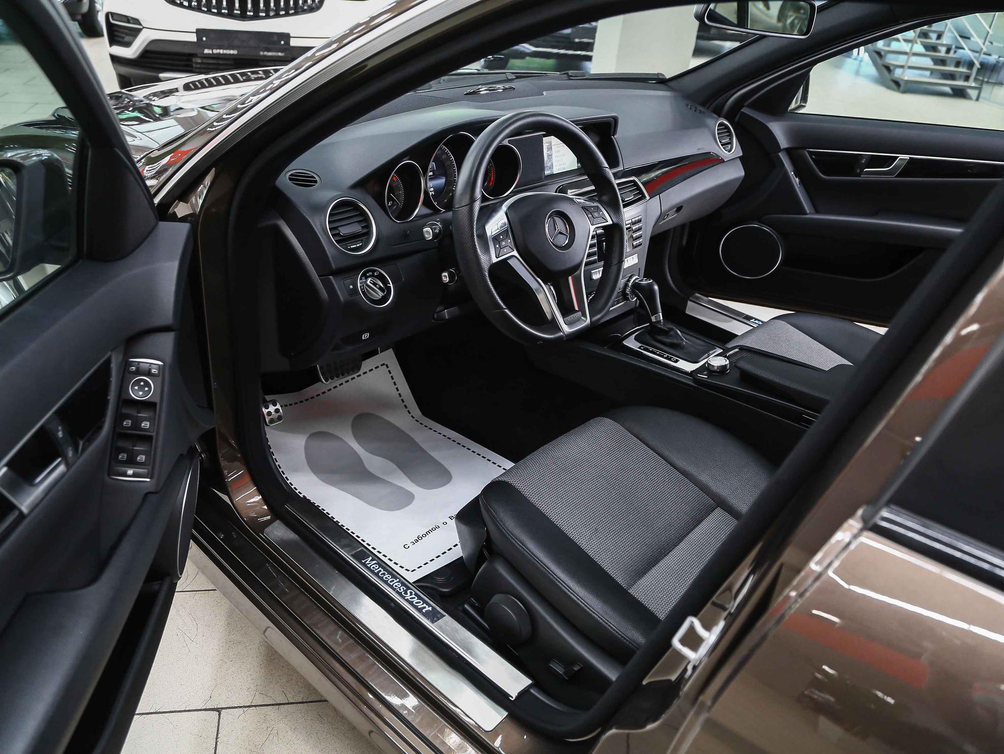 Mercedes-Benz C-Класс 2013, коричневый, ДЦ Орехово