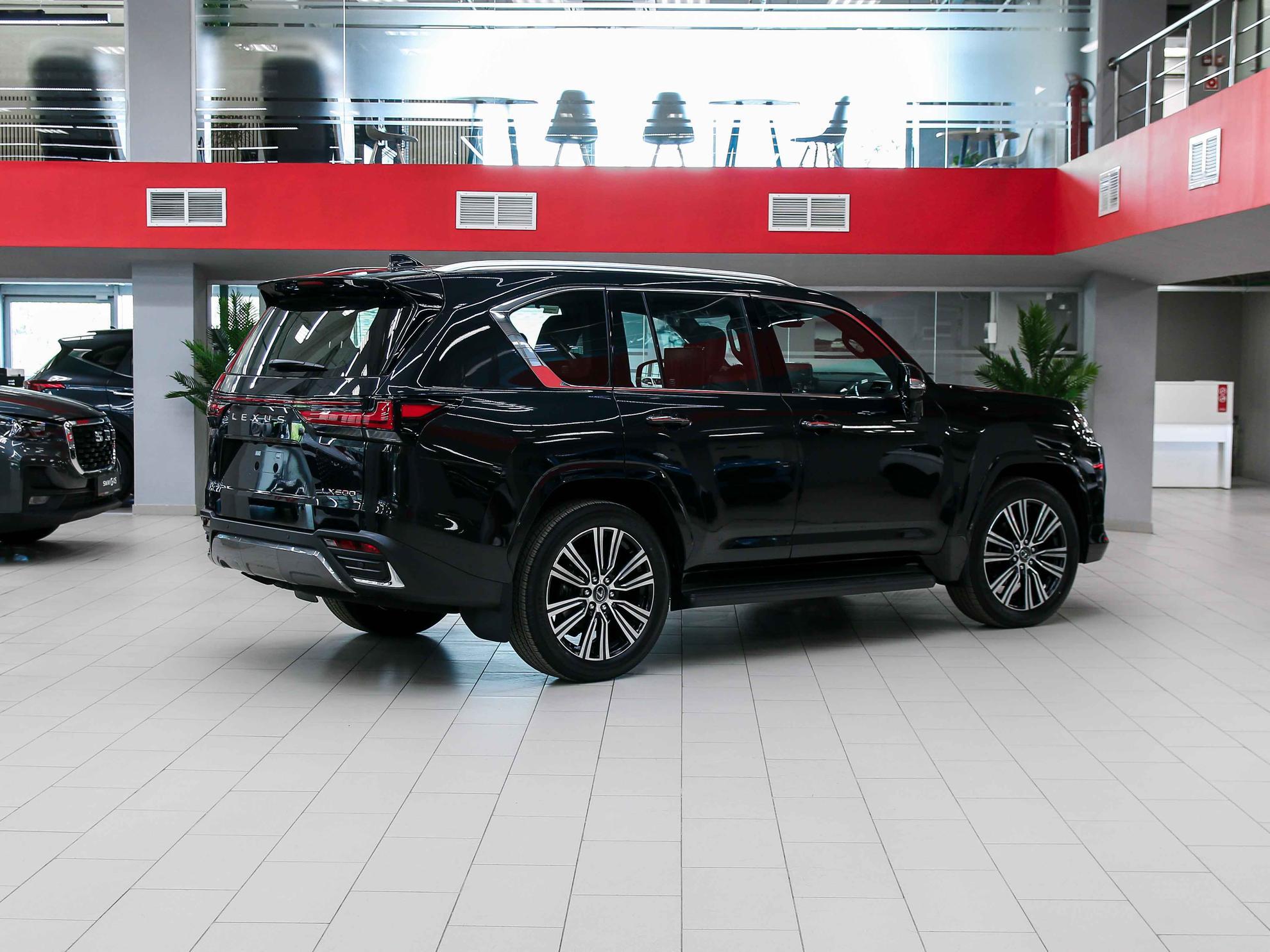 Lexus LX 2026, черный, ДЦ Орехово