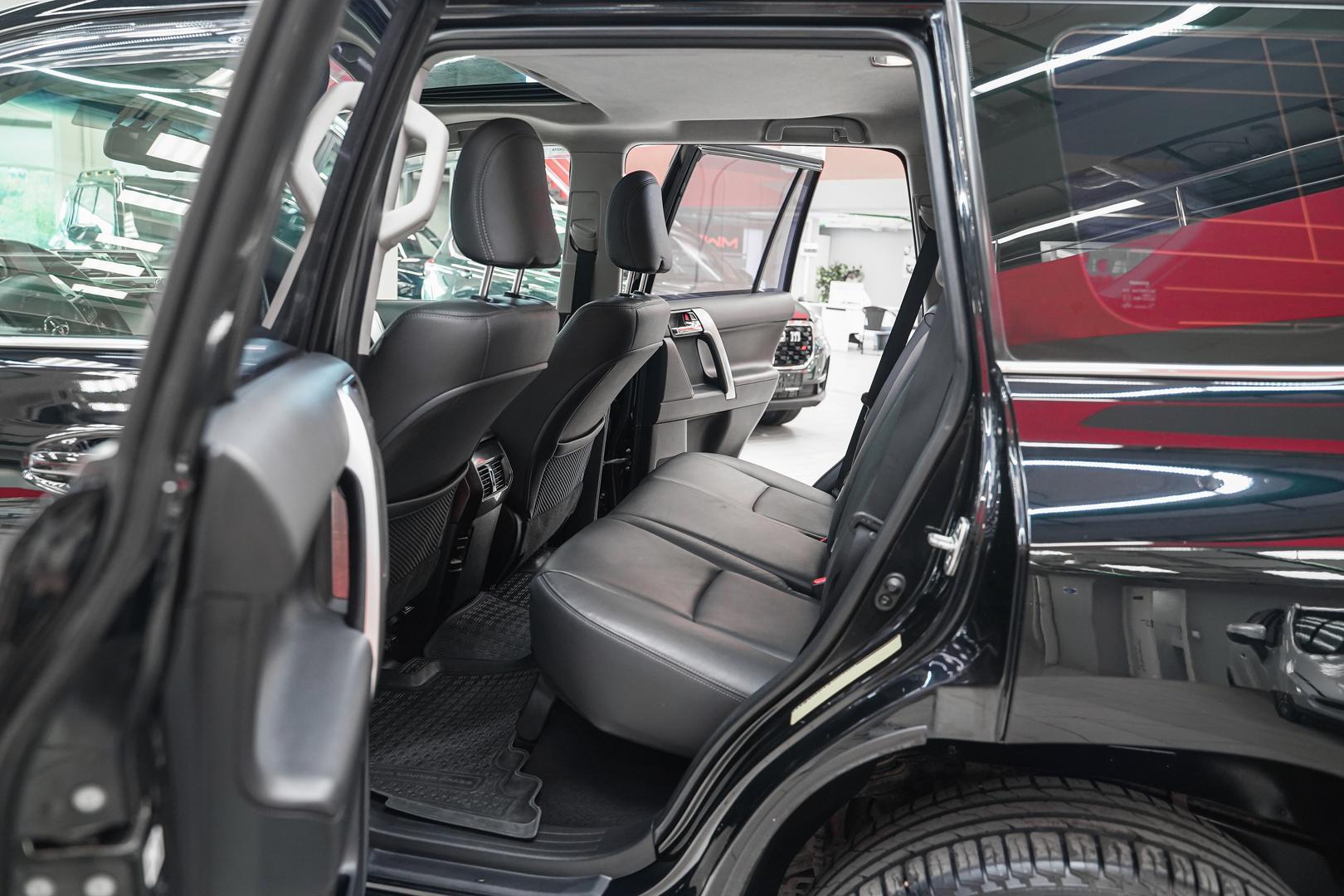 Toyota Land Cruiser Prado 2014, черный, ДЦ Орехово