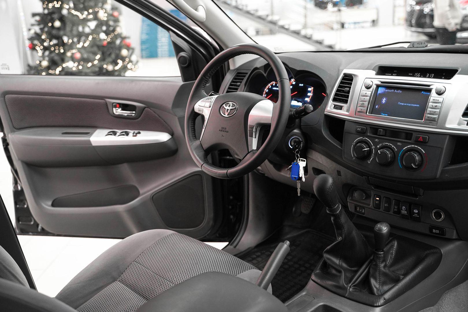 Toyota Hilux 2011, черный, ДЦ Орехово