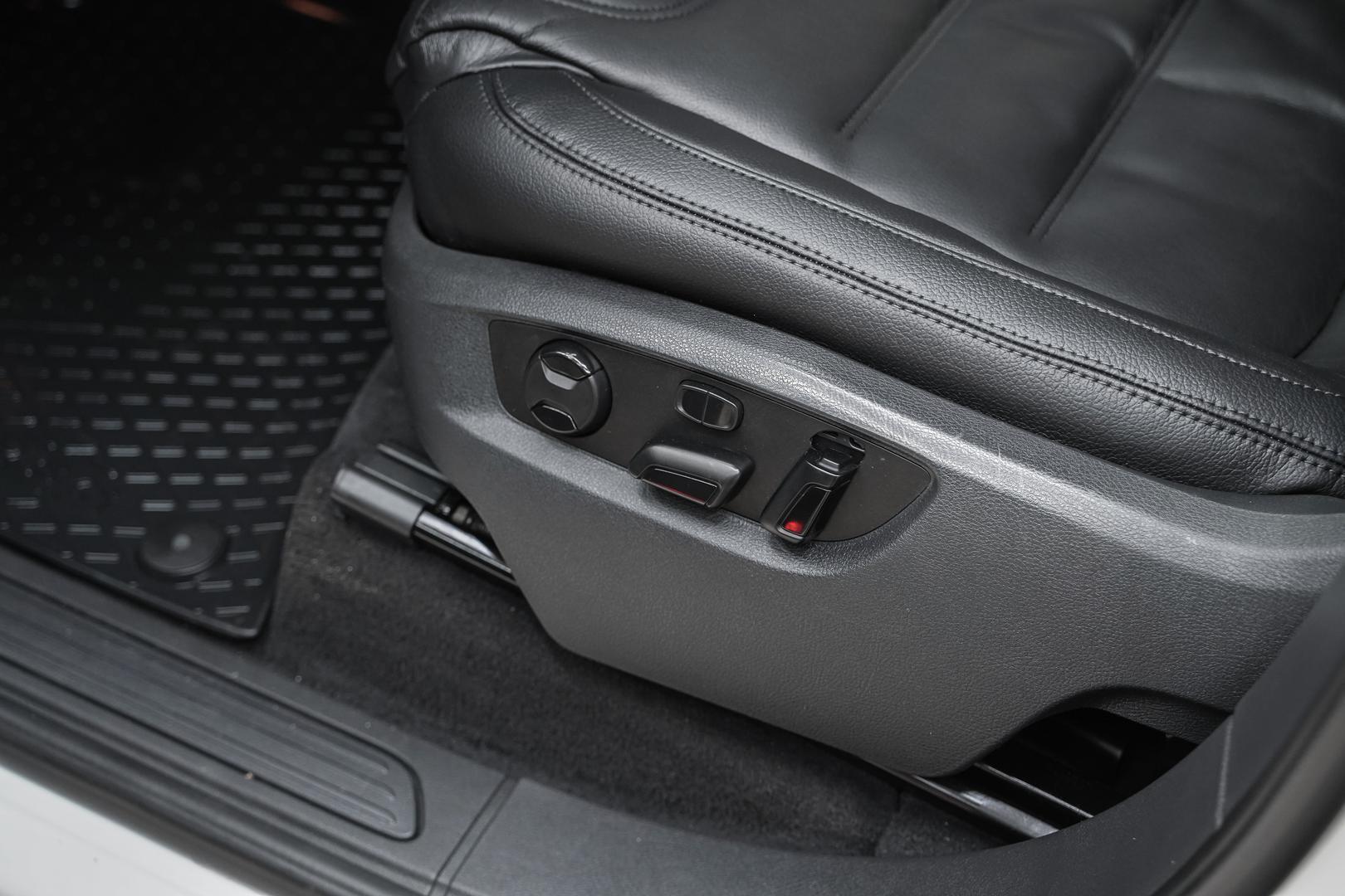 Volkswagen Touareg 2014, белый, ДЦ Орехово