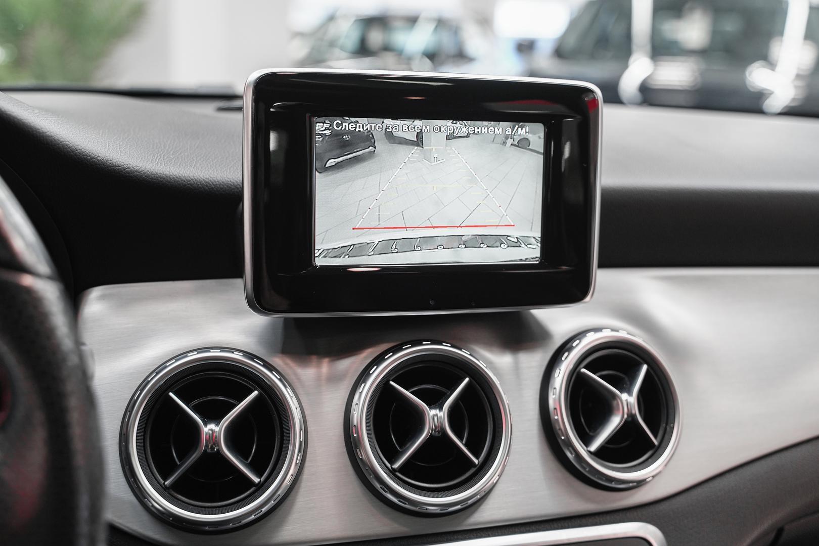 Mercedes-Benz GLA 2015, белый, ДЦ Орехово