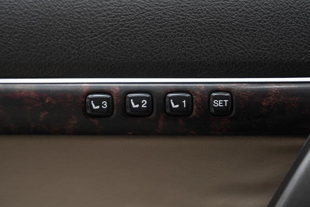 Toyota Land Cruiser 2010, черный, ДЦ Орехово